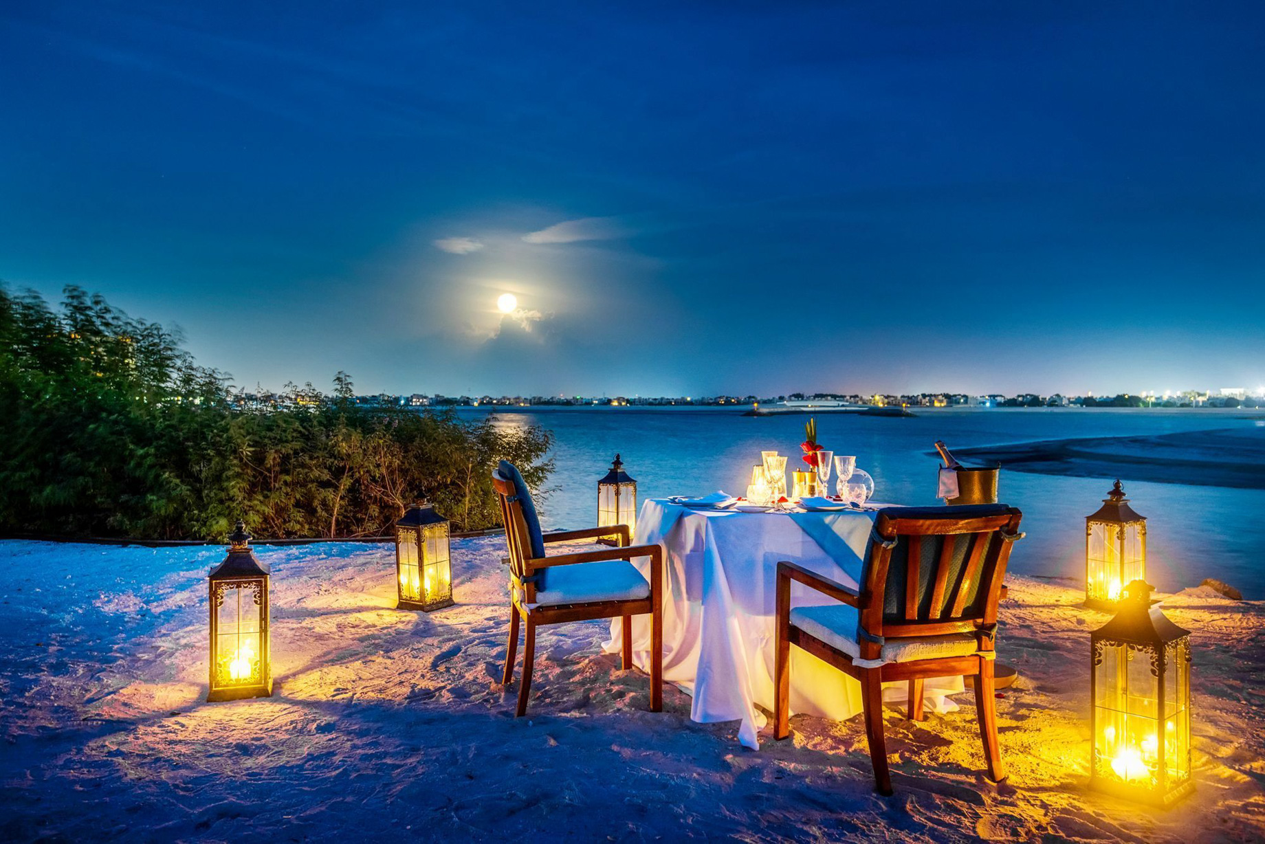 The Ritz-Carlton Ras Al Khaimah, Al Hamra Beach Hotel - UAE - Private Beach Dining Night