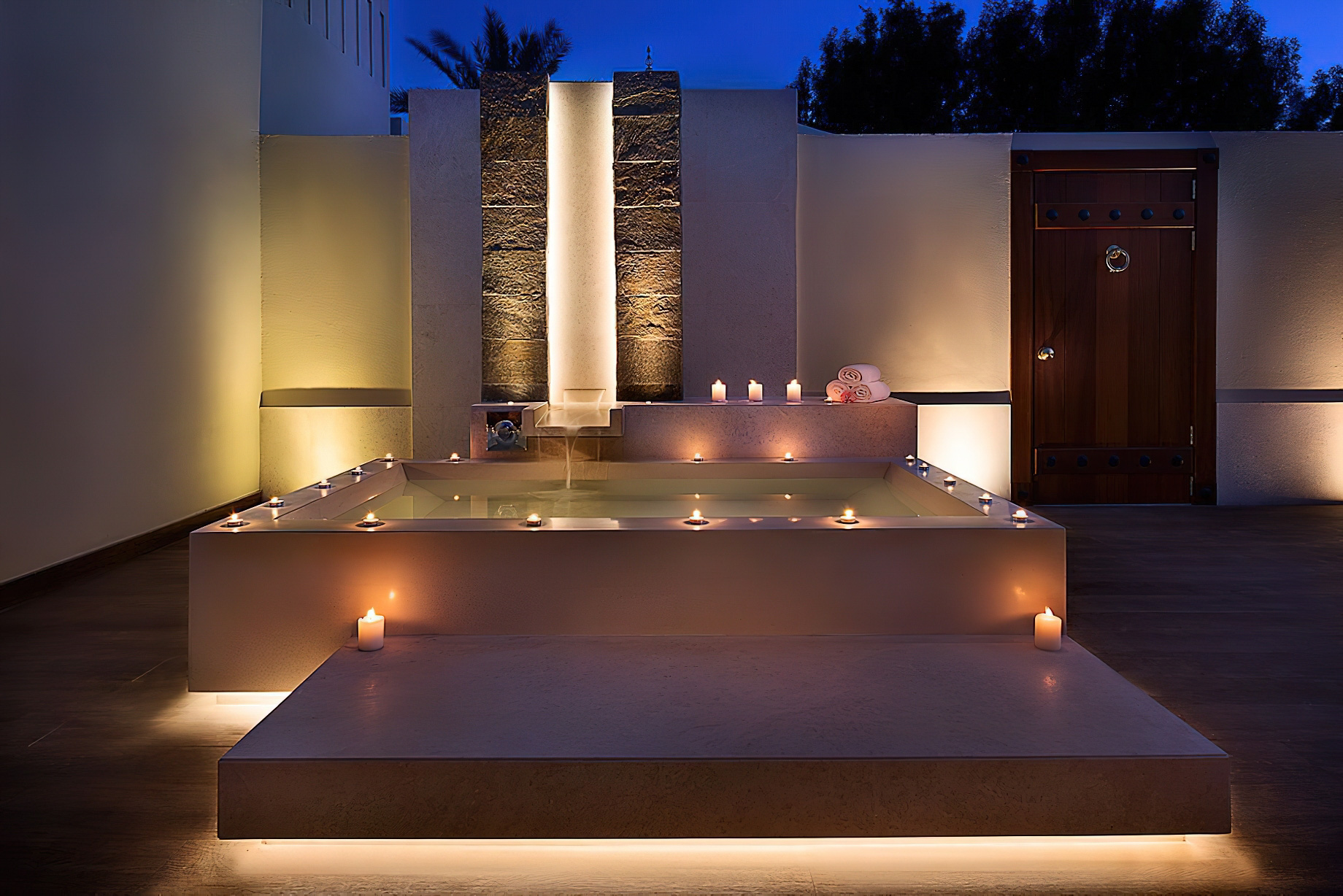 The Ritz-Carlton Ras Al Khaimah, Al Hamra Beach Hotel - UAE - Al Naseem Tented Beach Pool Villa Tub