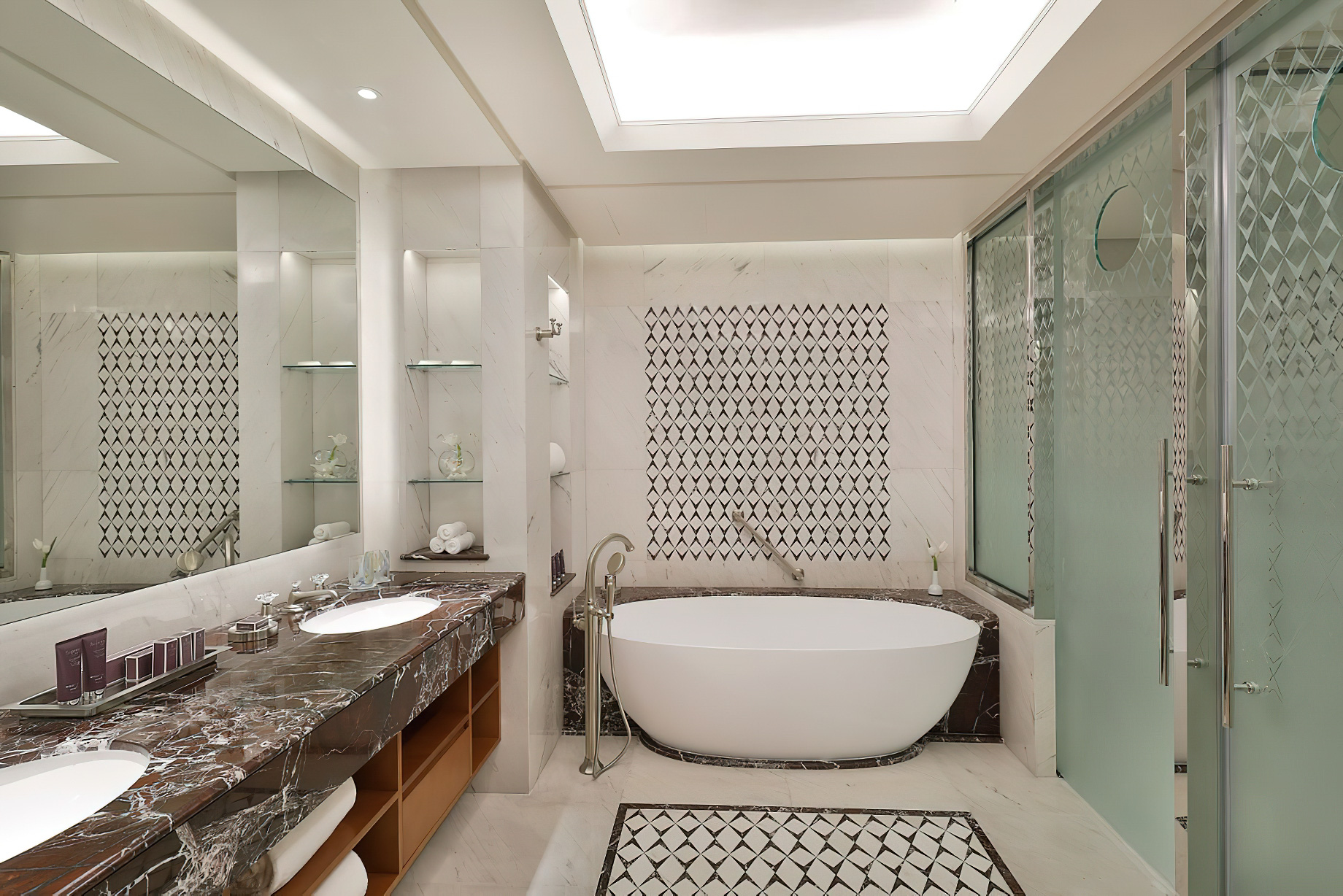 Al Bustan Palace, A Ritz-Carlton Hotel – Muscat, Oman – Presidential Sea View Suite Bathroom