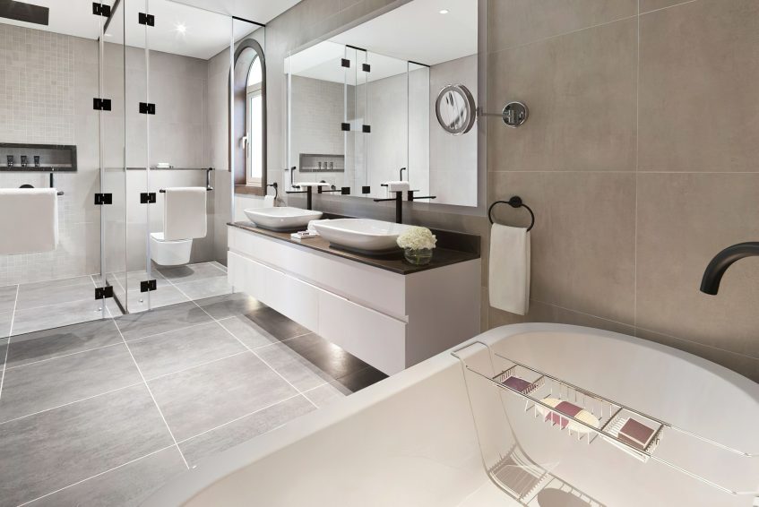 The Ritz-Carlton Abu Dhabi, Grand Canal Hotel - Abu Dhabi, UAE - Rabdan Villa Bathroom