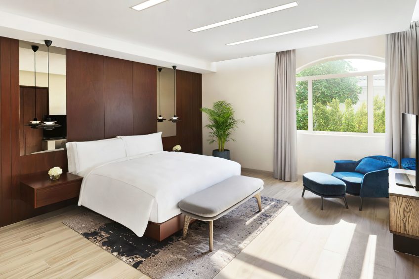 The Ritz-Carlton Abu Dhabi, Grand Canal Hotel - Abu Dhabi, UAE - Rabdan Villa Bed