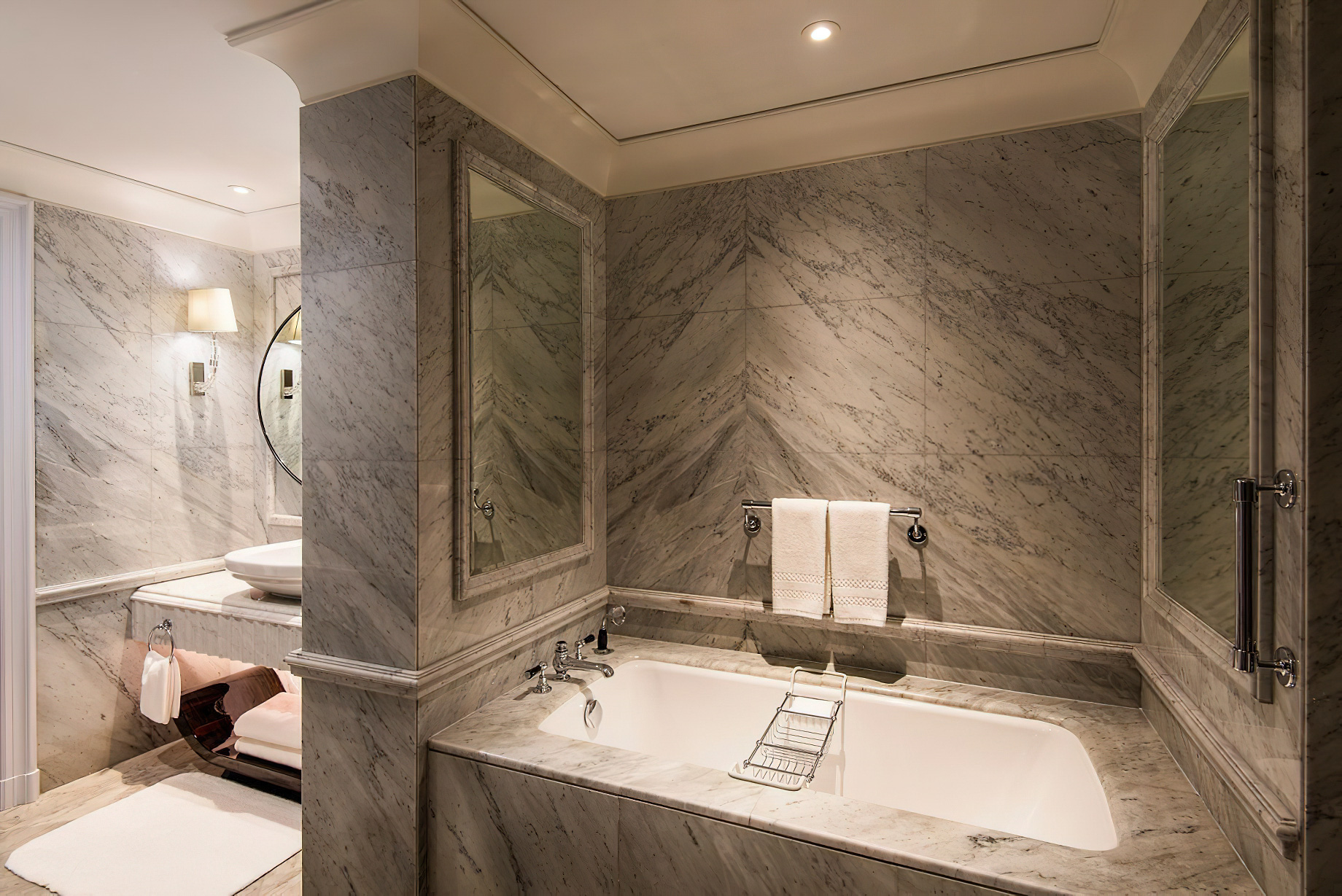 The Ritz-Carlton, Doha Hotel – Doha, Qatar – Junior Suite Bathroom Tub
