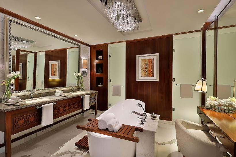 The Ritz-Carlton, Dubai Hotel - JBR Beach, Dubai, UAE - Emirites Suite Bathroom