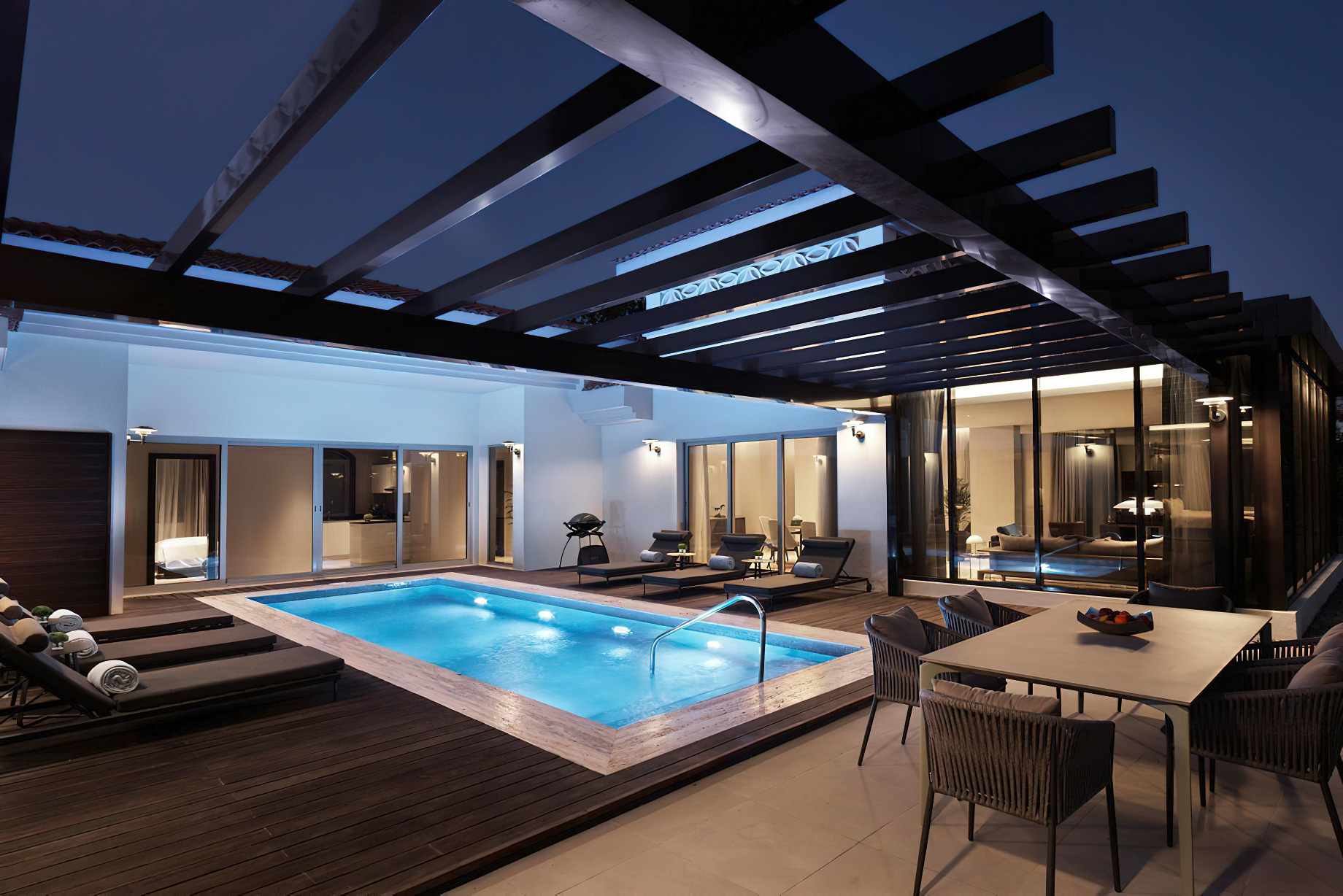 The Ritz-Carlton Abu Dhabi, Grand Canal Hotel - Abu Dhabi, UAE - Rabdan Villa Pool