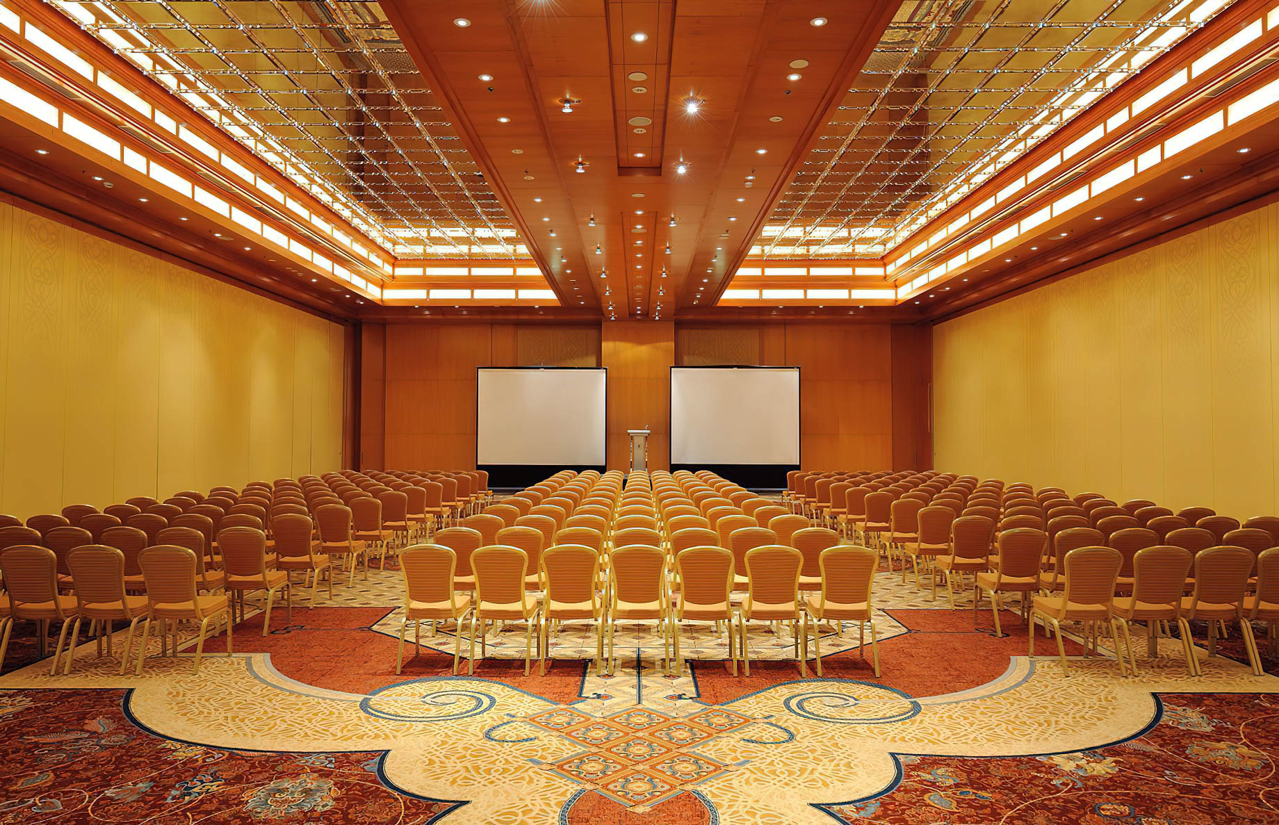 The Ritz-Carlton, Dubai International Financial Centre Hotel – UAE – Meeting Setup