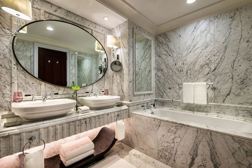The Ritz-Carlton, Doha Hotel - Doha, Qatar - Executive Suite Bathroom