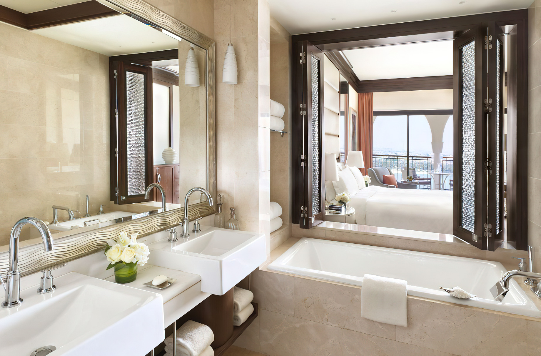 The Ritz-Carlton Abu Dhabi, Grand Canal Hotel - Abu Dhabi, UAE - Deluxe Guest Room Bathroom