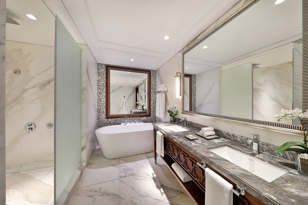 The Ritz-Carlton, Dubai Hotel - JBR Beach, Dubai, UAE - Family Suite Bathroom