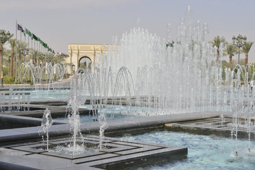 The Ritz-Carlton, Riyadh Hotel - Riyadh, Saudi Arabia - Exterior Fountain
