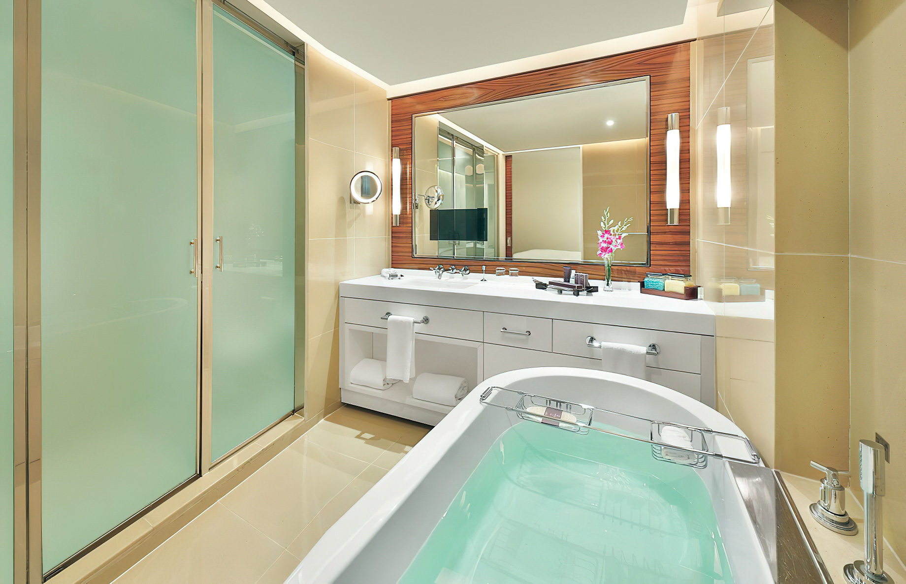 The Ritz-Carlton, Bahrain Resort Hotel – Manama, Bahrain – Club Room Bathroom