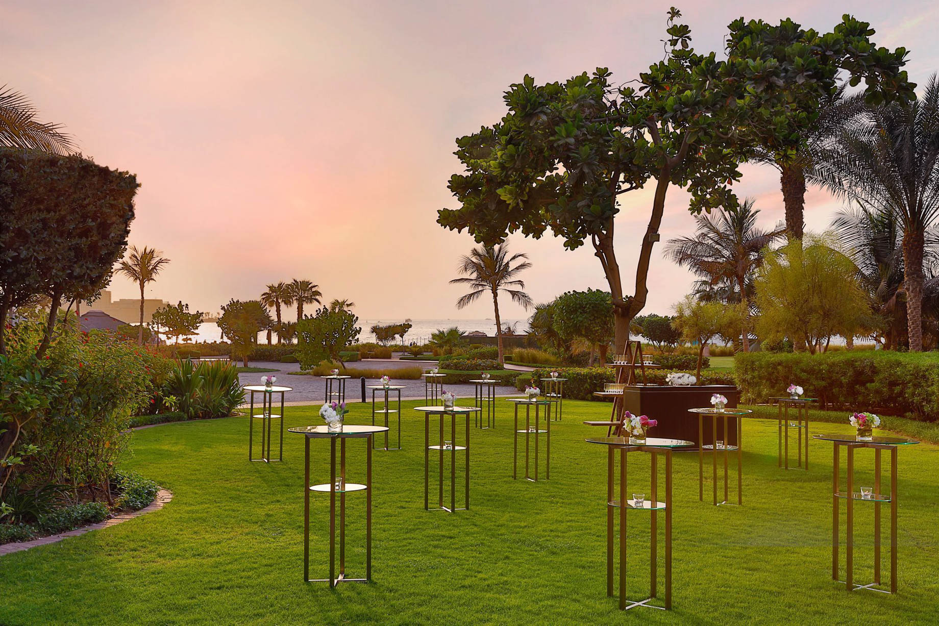 The Ritz-Carlton, Dubai Hotel - JBR Beach, Dubai, UAE - Sunbird Lawn Cocktail Reception