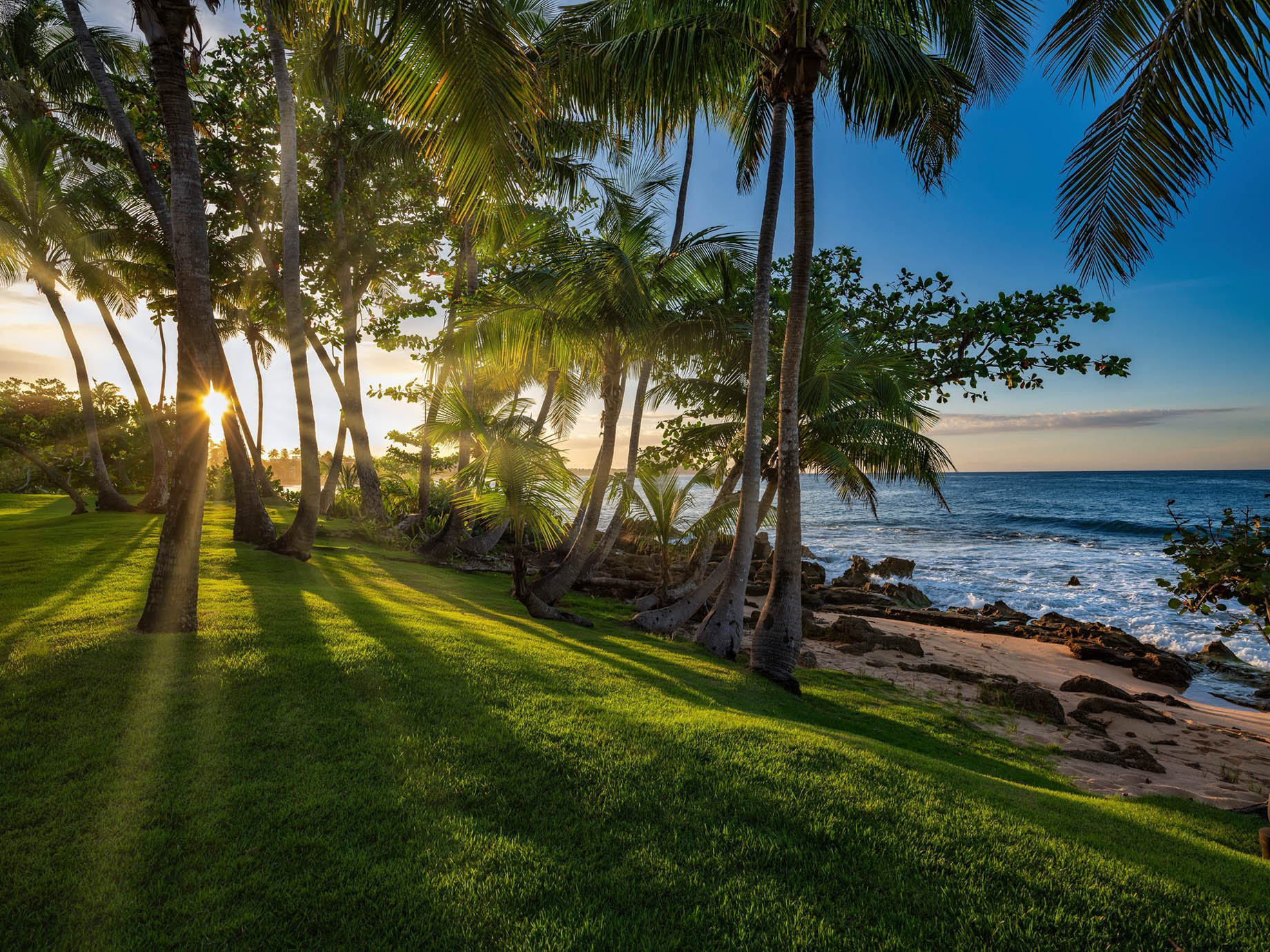 The Ritz-Carlton, Dorado Beach Reserve Resort – Puerto Rico – Lawn Beachfront Sunset