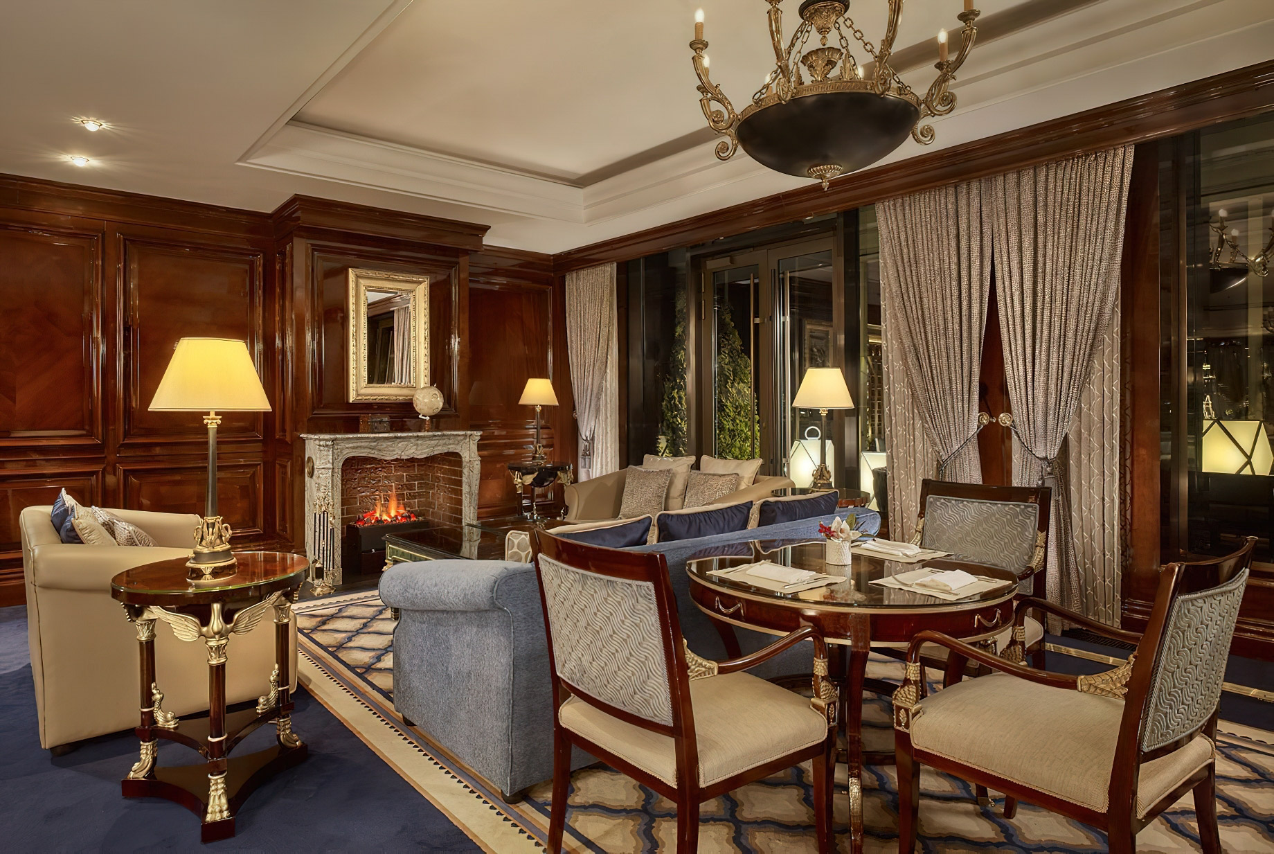 007 – The Ritz-Carlton, Moscow Hotel – Moscow, Russia – Club Lounge