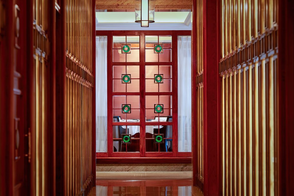 The Ritz-Carlton, Guangzhou Hotel - Guangzhou, China - Lai Heen Restaurant Corridor