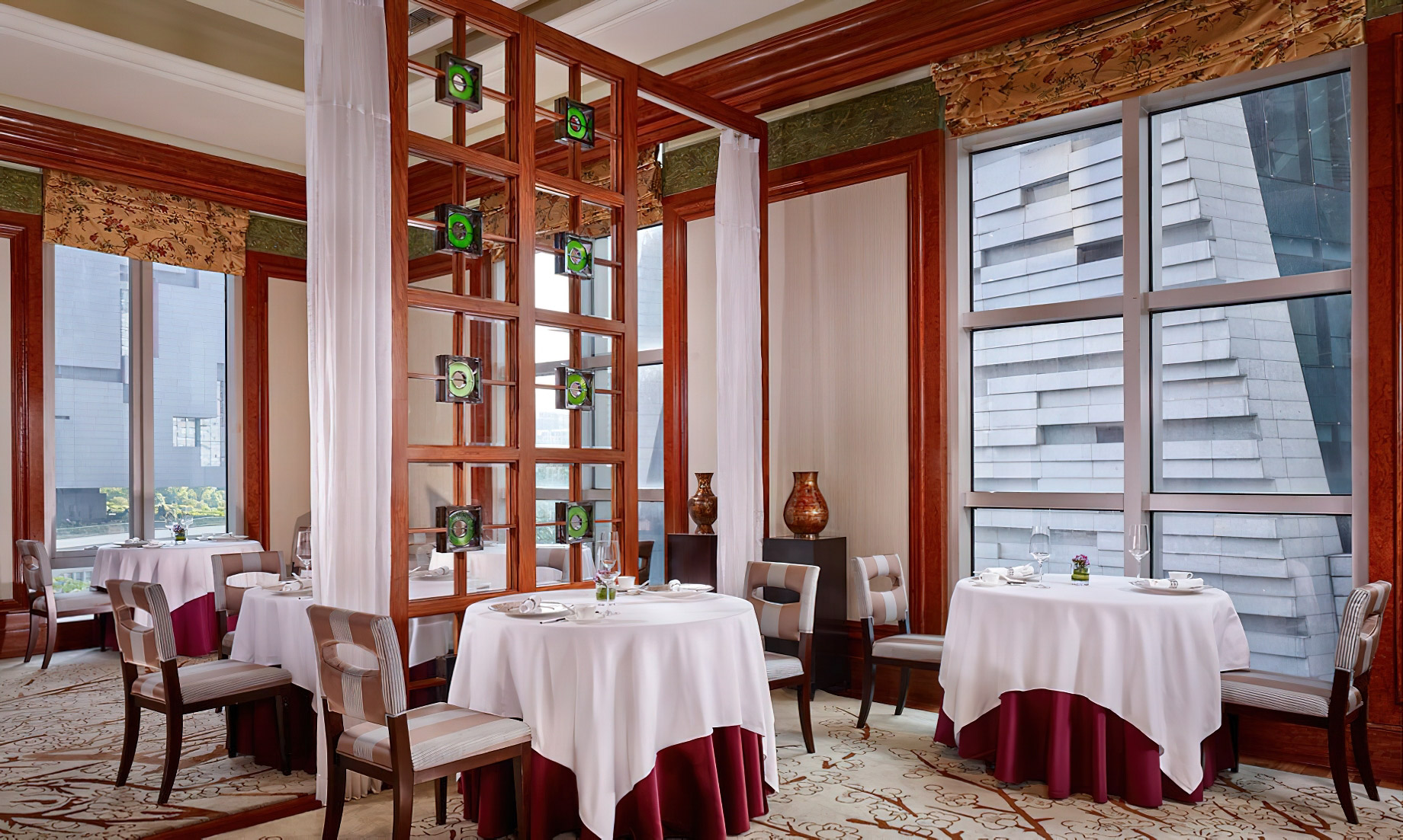 The Ritz-Carlton, Guangzhou Hotel – Guangzhou, China – Lai Heen Restaurant Interior