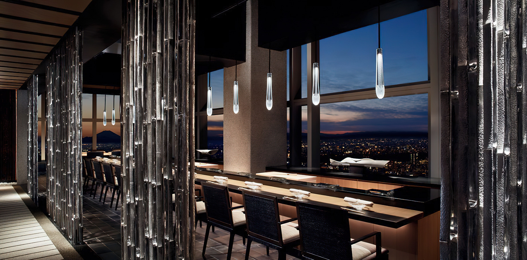 The Ritz-Carlton, Tokyo Hotel - Tokyo, Japan - Hinokizaka Restaurant Seating