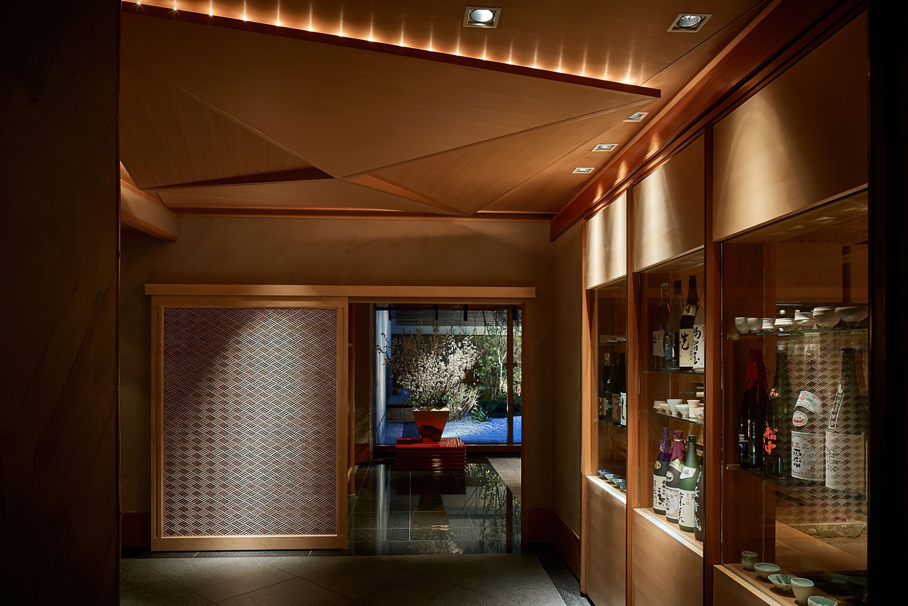 The Ritz-Carlton, Osaka Hotel - Osaka, Japan - Hanagatami Restaurant Decor