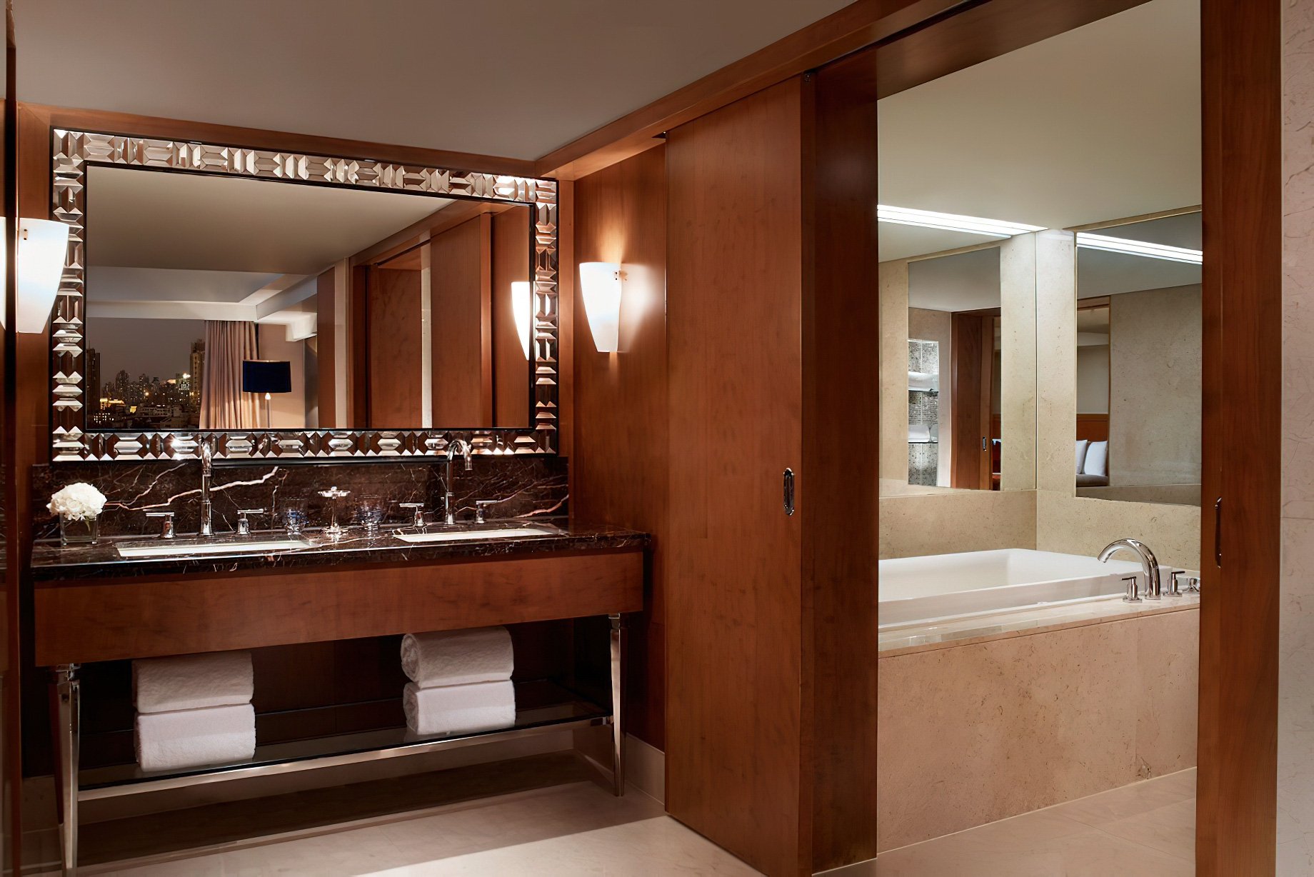 The Portman Ritz-Carlton, Shanghai Hotel – Shanghai, China – Hospitality Suite Bathroom