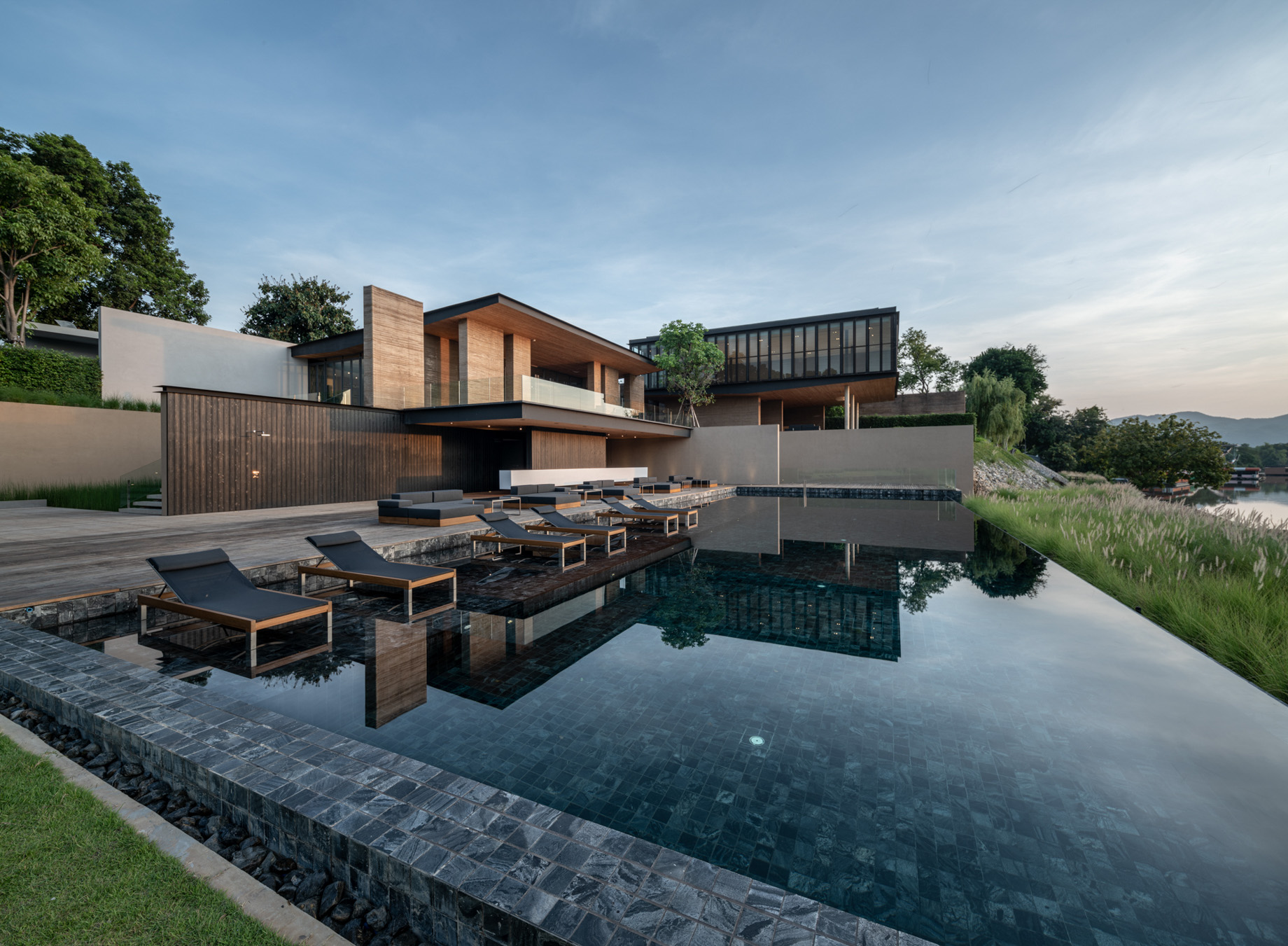 Tara Villa Riverkwai Resort - Kanchanaburi, Thailand - Infinity Pool