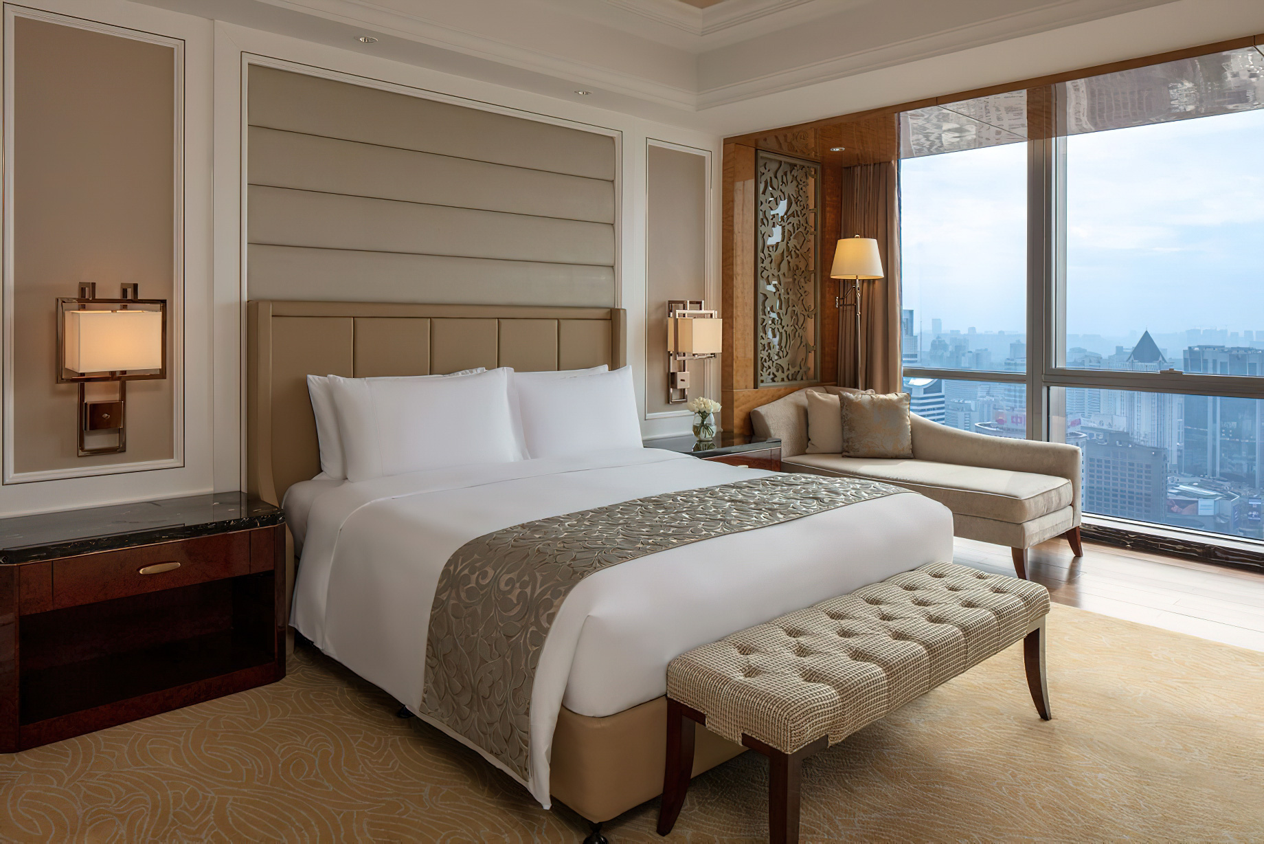 The Ritz-Carlton, Chengdu Hotel – Chengdu, Sichuan, China – Business Suite Bedroom