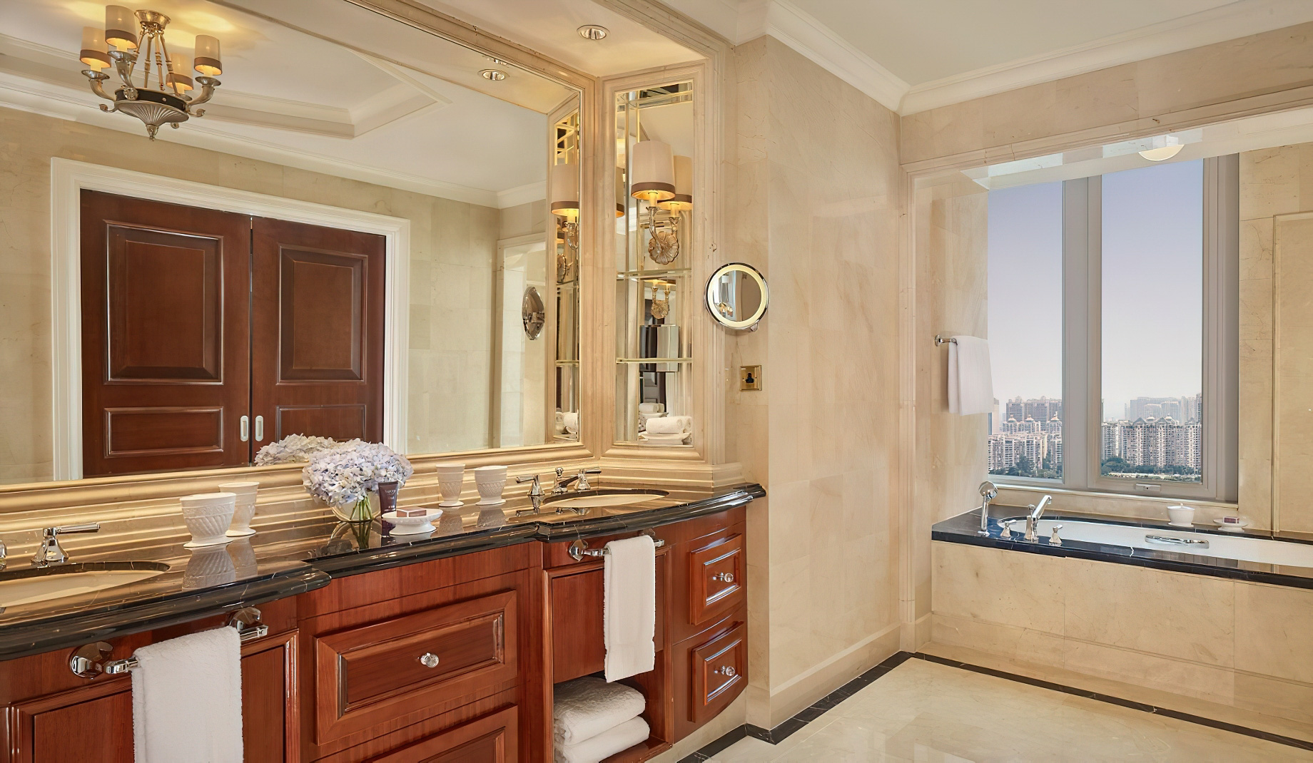 The Ritz-Carlton, Guangzhou Hotel – Guangzhou, China – Executive Club City View Suite Bathroom