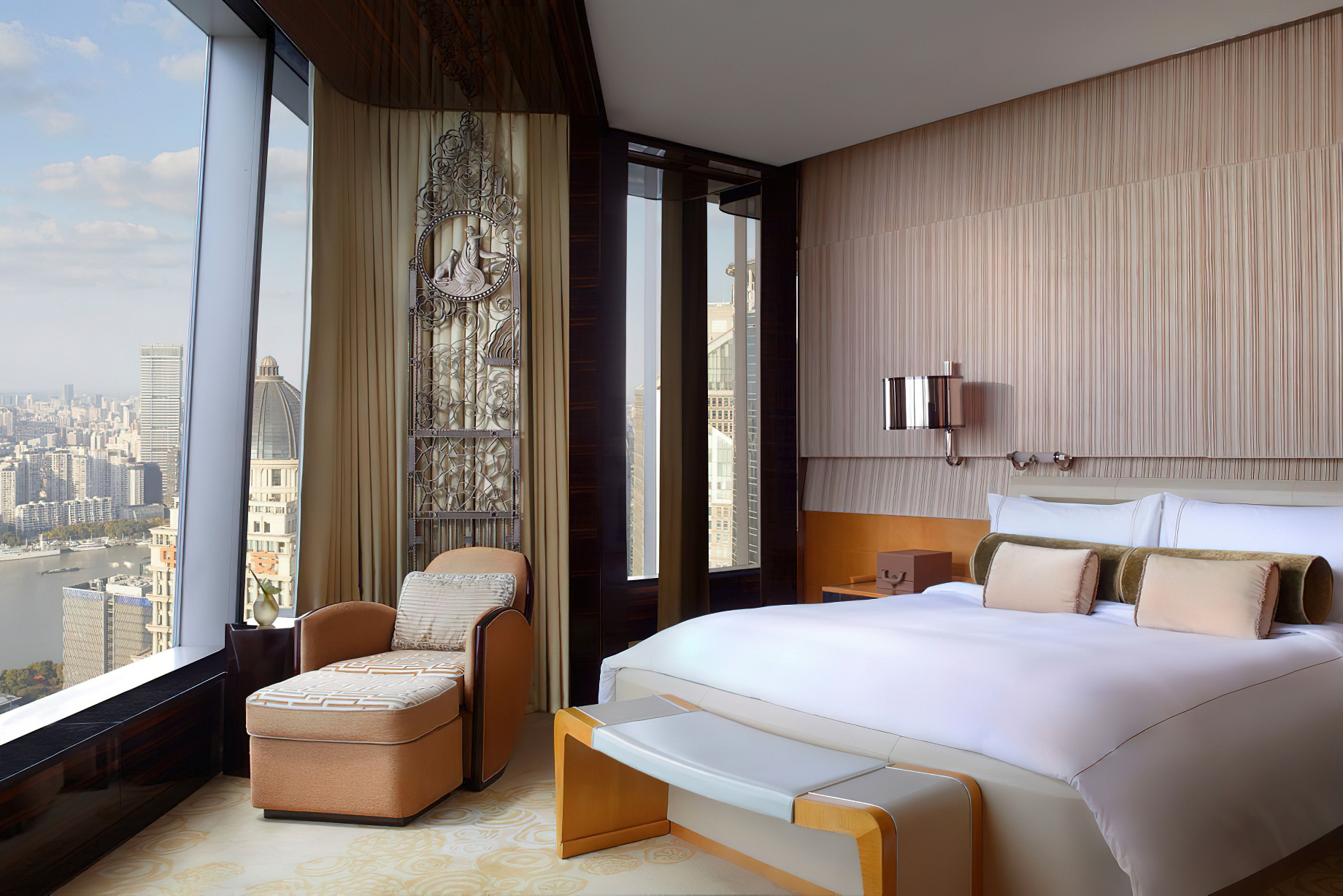 The Ritz-Carlton Shanghai, Pudong Hotel - Shanghai, China - Carlton Suite Bedroom View