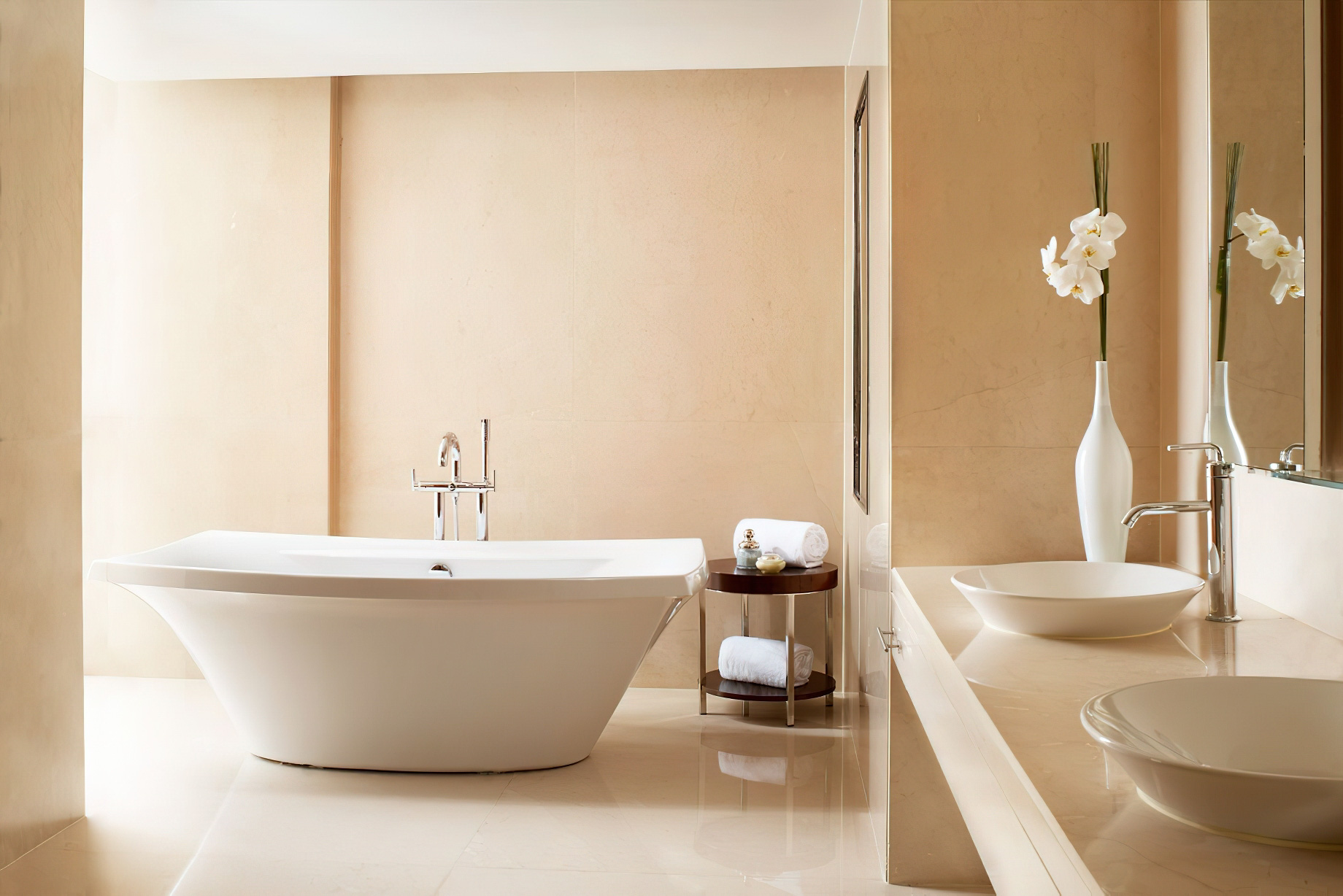 The Portman Ritz-Carlton, Shanghai Hotel – Shanghai, China – One Bedroom Penthouse Suite Bathroom Tub