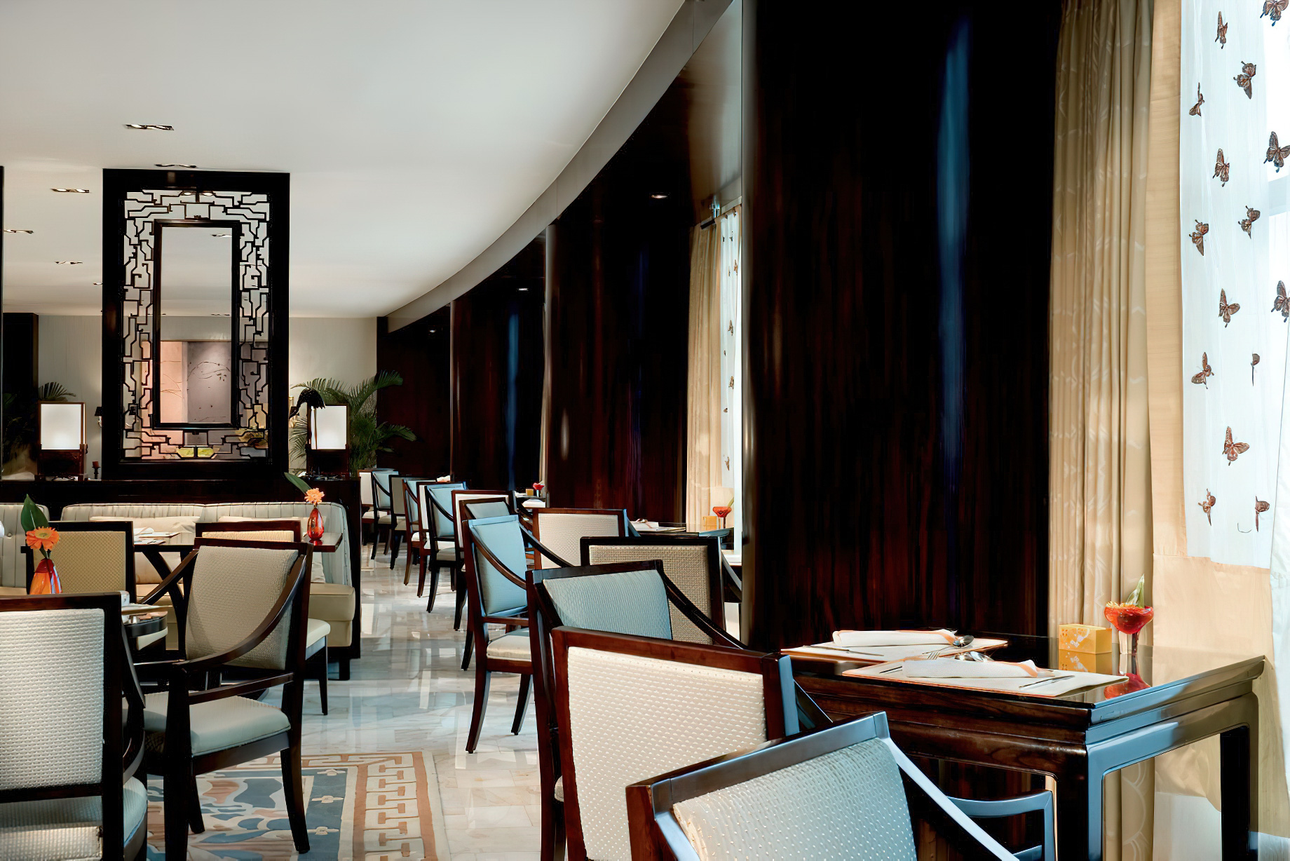 The Ritz-Carlton Beijing, Financial Street Hotel – Beijing, China – Club Lounge Tables