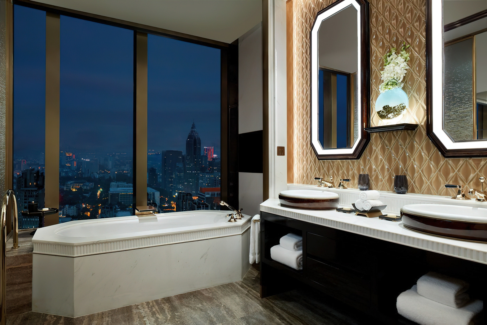 The Ritz-Carlton, Nanjing Hotel – Nanjing, China – Deluxe Room Bathroom