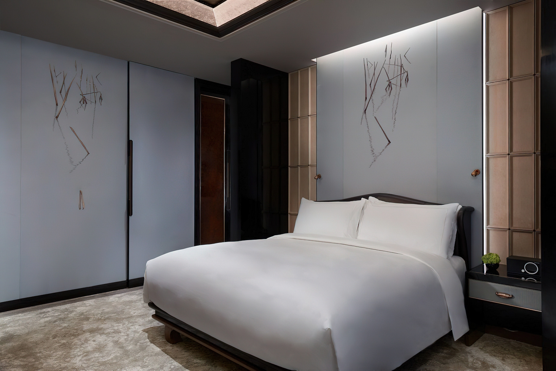 The Ritz-Carlton, Nanjing Hotel - Nanjing, China - Carlton Suite Bedroom