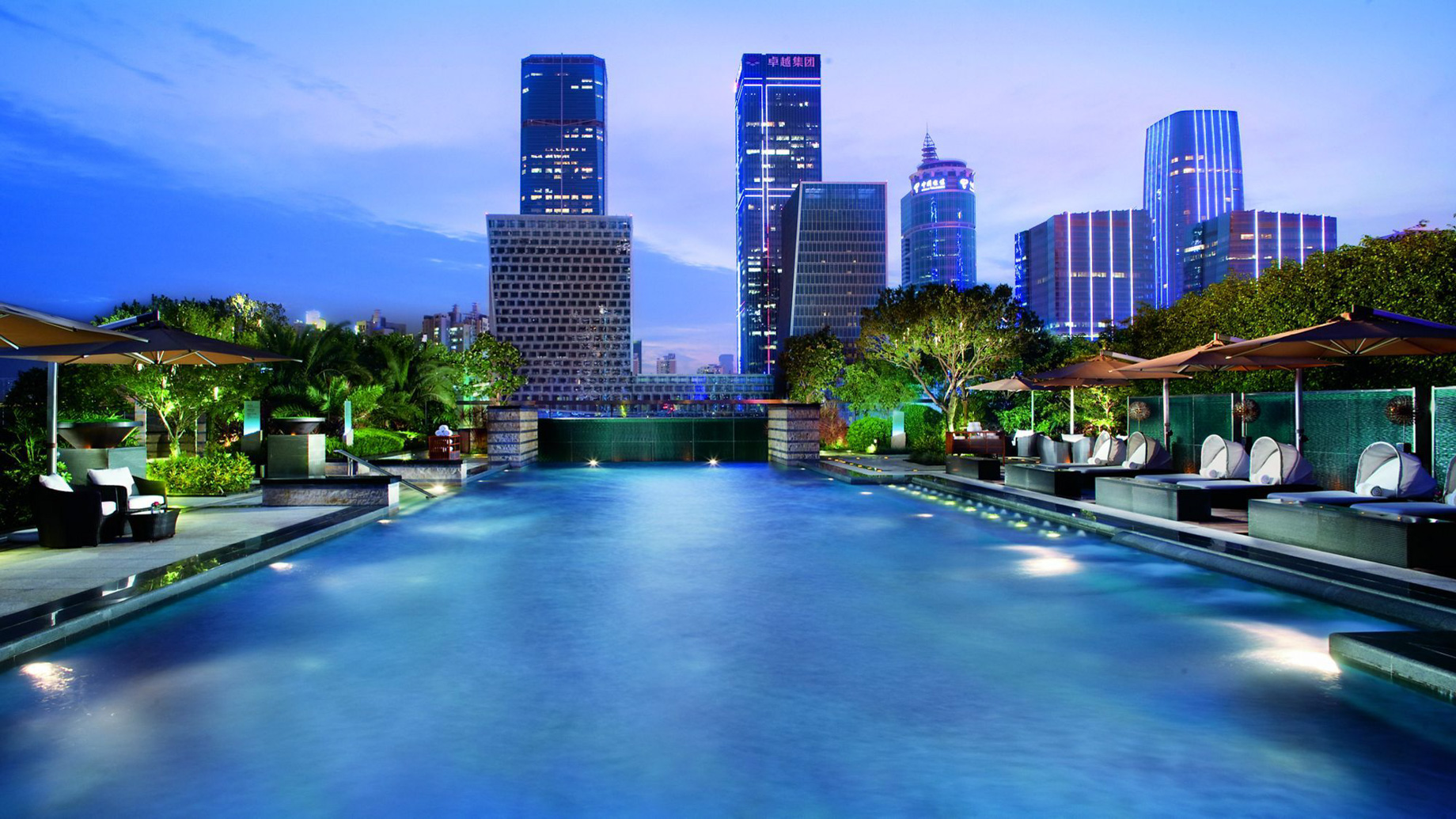 The Ritz-Carlton, Shenzhen Hotel – Shenzhen, China – Roof Garden Pool