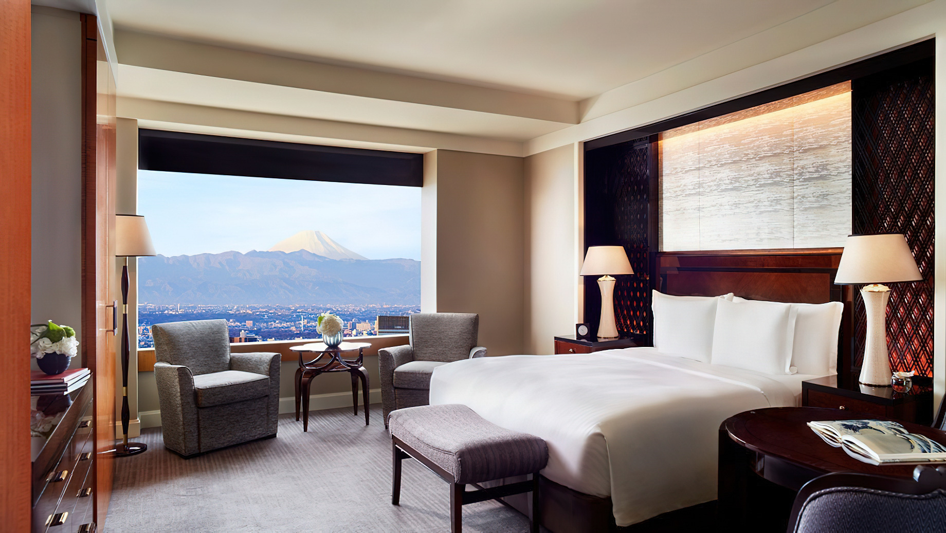 The Ritz-Carlton, Tokyo Hotel – Tokyo, Japan – Deluxe Room