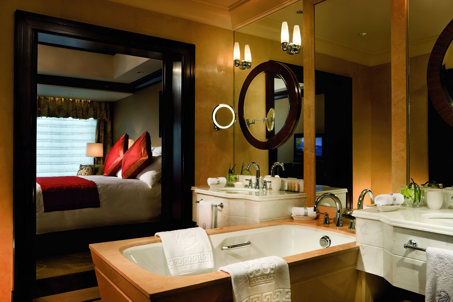 The Ritz-Carlton, Guangzhou Hotel – Guangzhou, China – One Bedroom Residence Bathroom