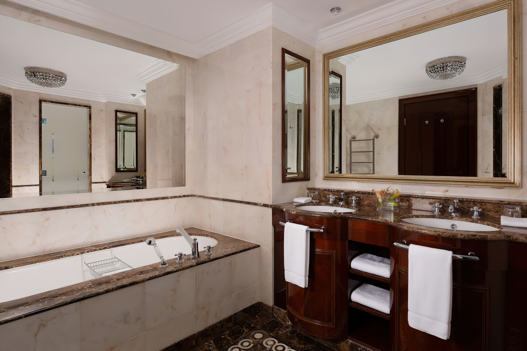 039 – The Ritz-Carlton, Moscow Hotel – Moscow, Russia – Superior Room Bathroom