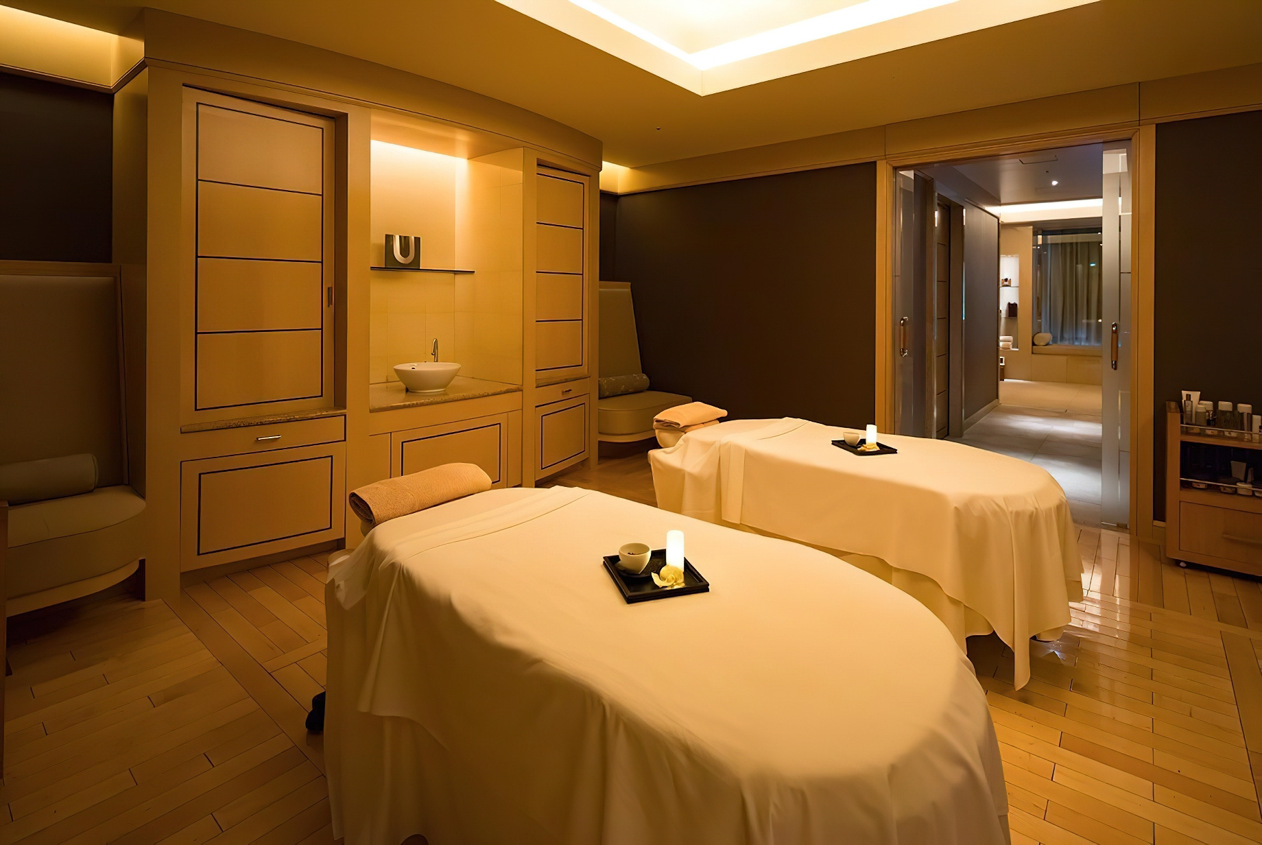The Ritz-Carlton, Tokyo Hotel – Tokyo, Japan – Spa Treatment Room