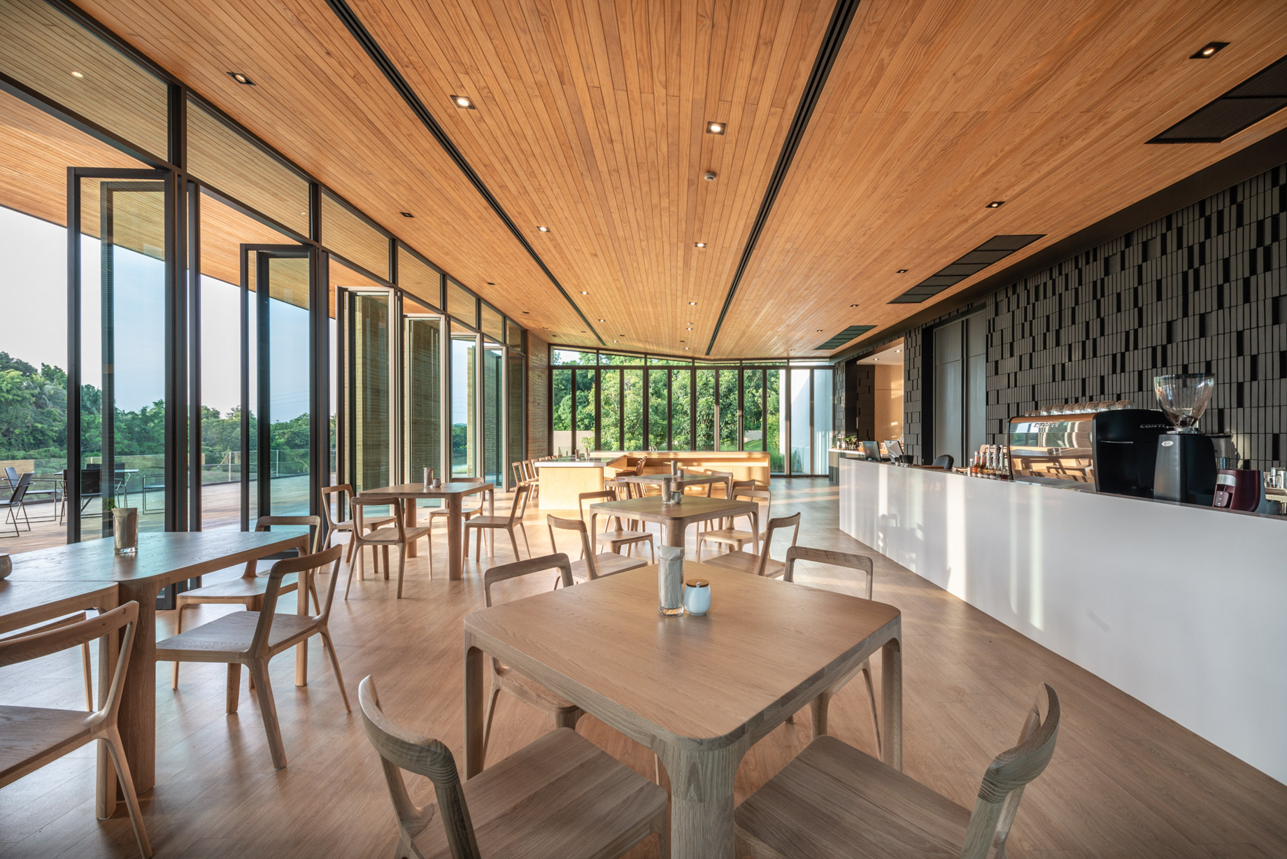 Tara Villa Riverkwai Resort – Kanchanaburi, Thailand – Din Cafe