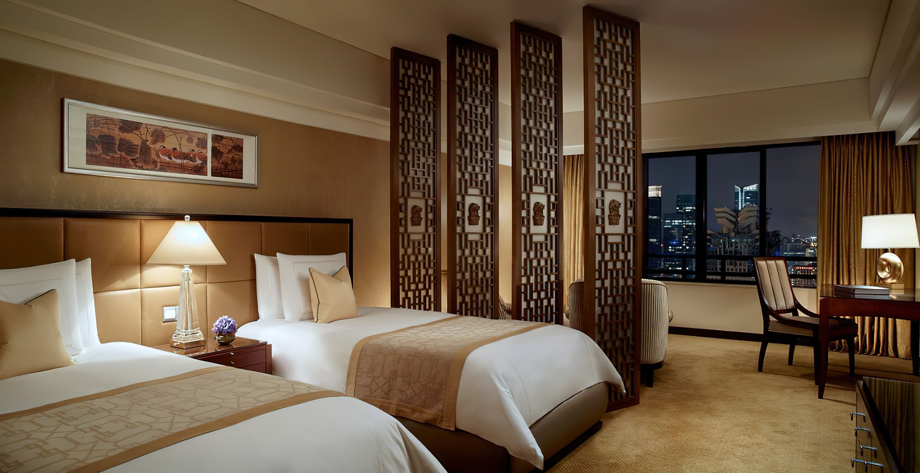 The Portman Ritz-Carlton, Shanghai Hotel - Shanghai, China - Club Business Studio Room Twin Beds