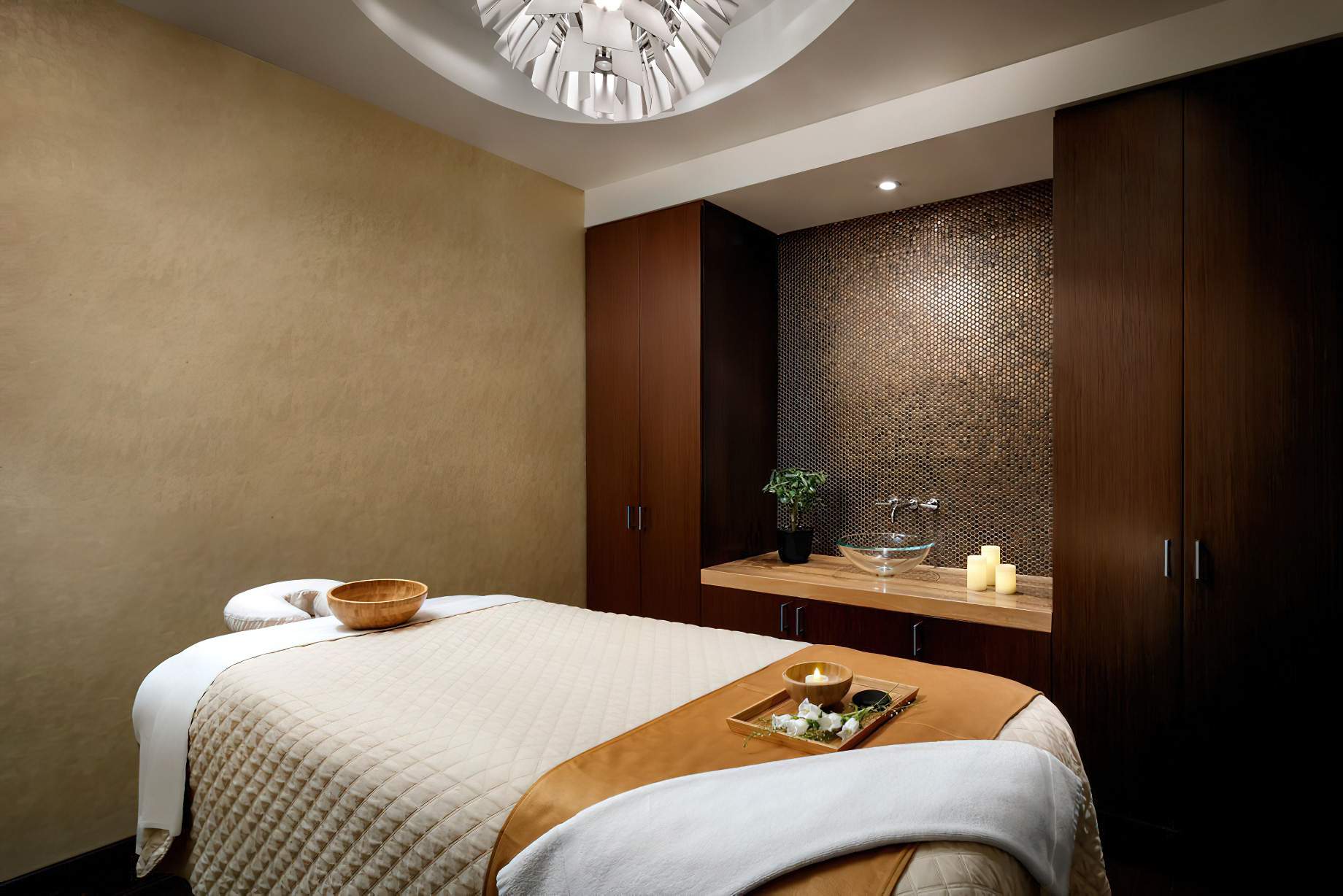 The Ritz-Carlton, Toronto Hotel – Toronto, Ontario, Canada – Spa Treatment Table