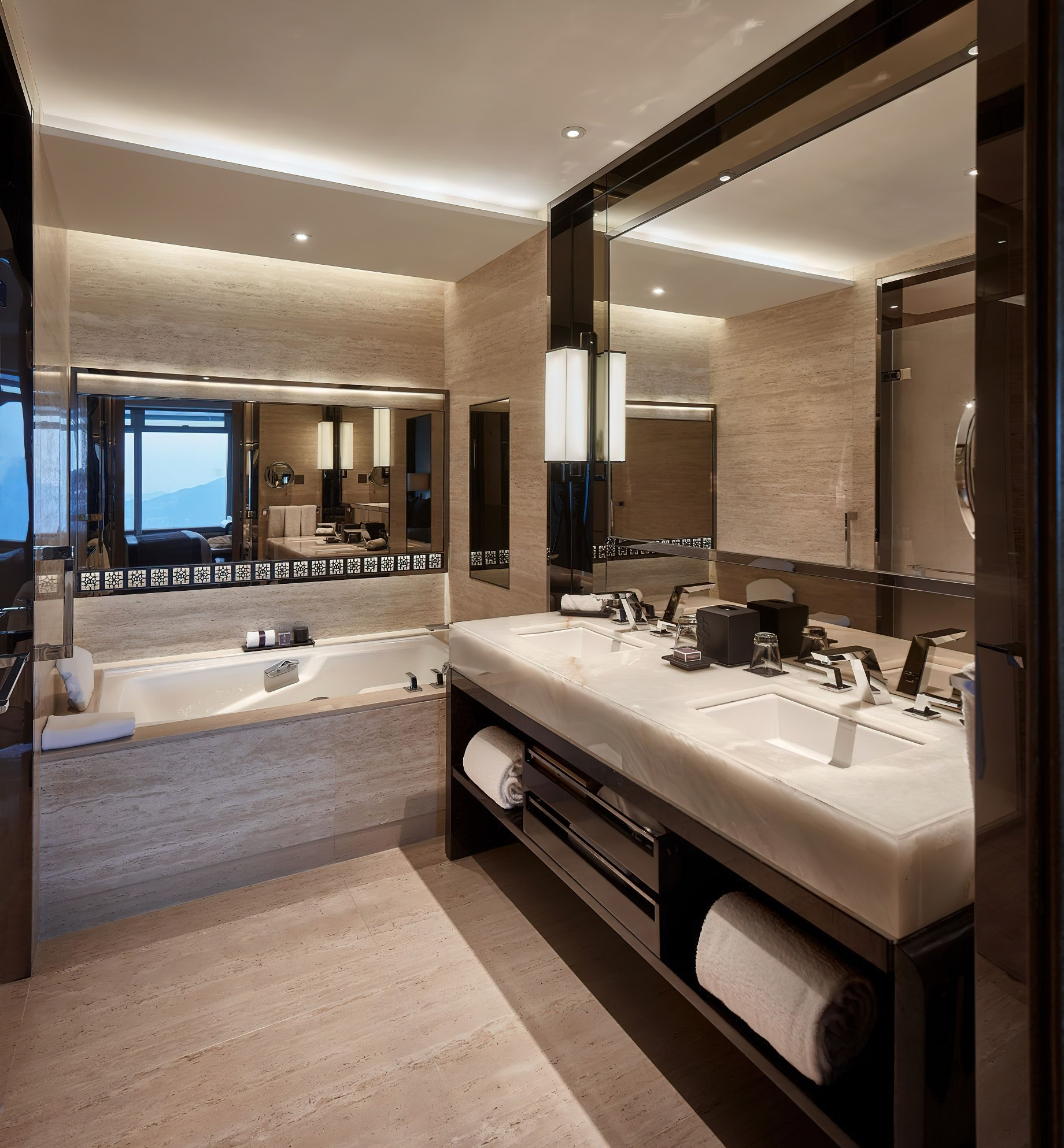 The Ritz-Carlton, Hong Kong Hotel – West Kowloon, Hong Kong – Grand Seaview Room Bathroom