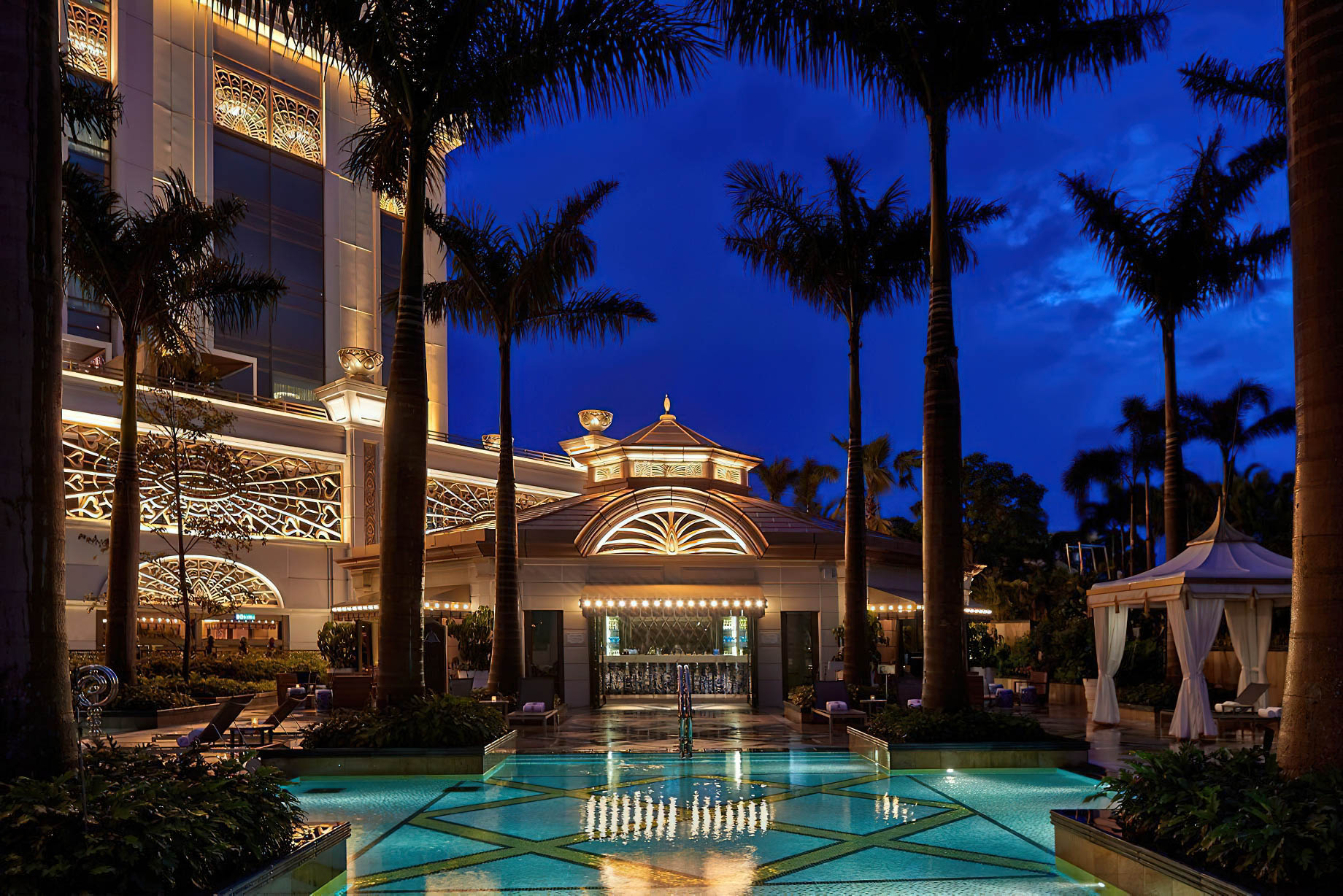 The Ritz-Carlton, Macau Hotel - Macau SAR, China - The Ritz-Carlton Pool Bar