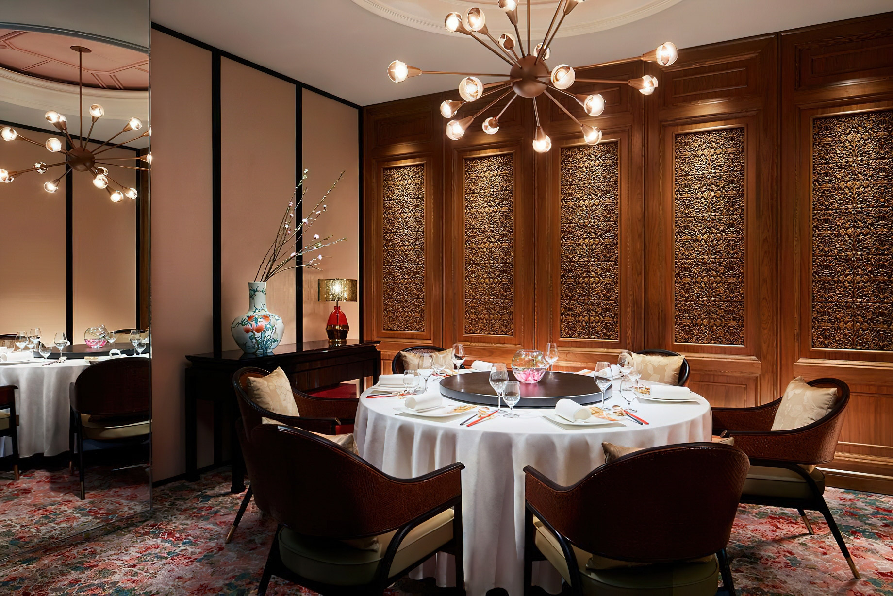The Ritz-Carlton, Osaka Hotel – Osaka, Japan – Xiang Tao Cantonese Restaurant Dining Table