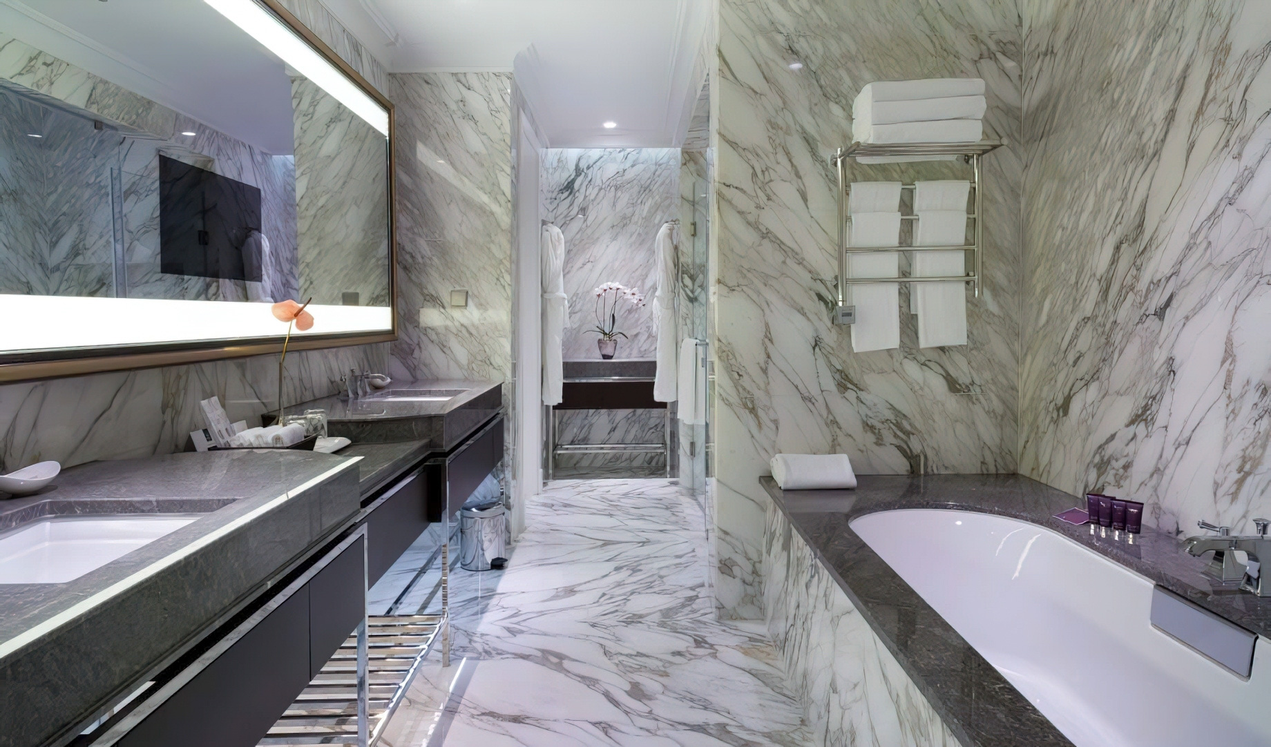 Metropol Hotel Moscow - Moscow, Russia - Ambassador Suite Bathroom
