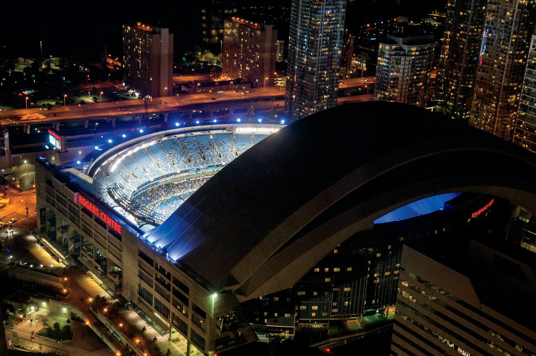 The Ritz-Carlton, Toronto Hotel - Toronto, Ontario, Canada - Rogers Centre