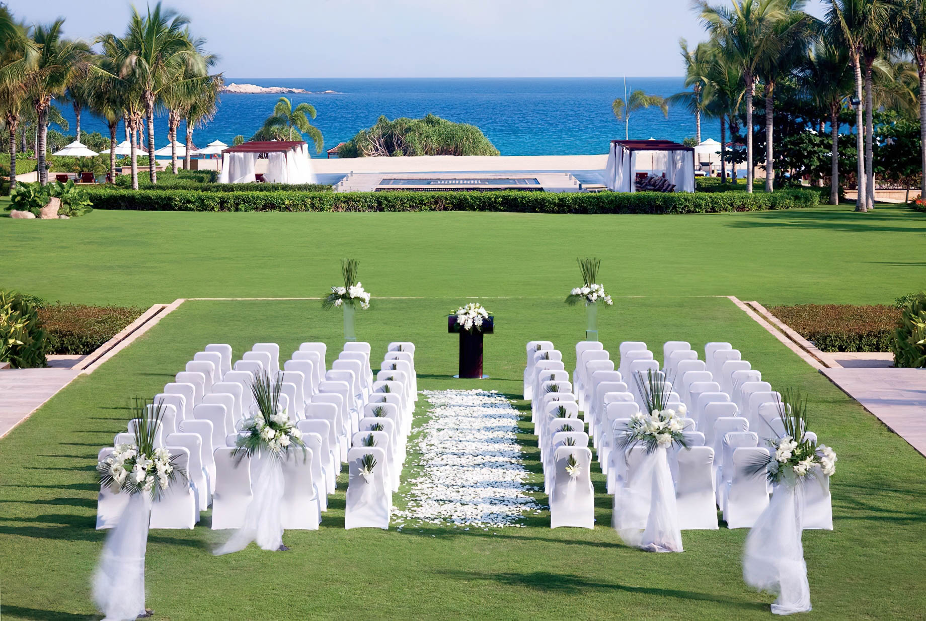 The Ritz-Carlton Sanya, Yalong Bay Hotel – Hainan, China – Outdoor Wedding Reception