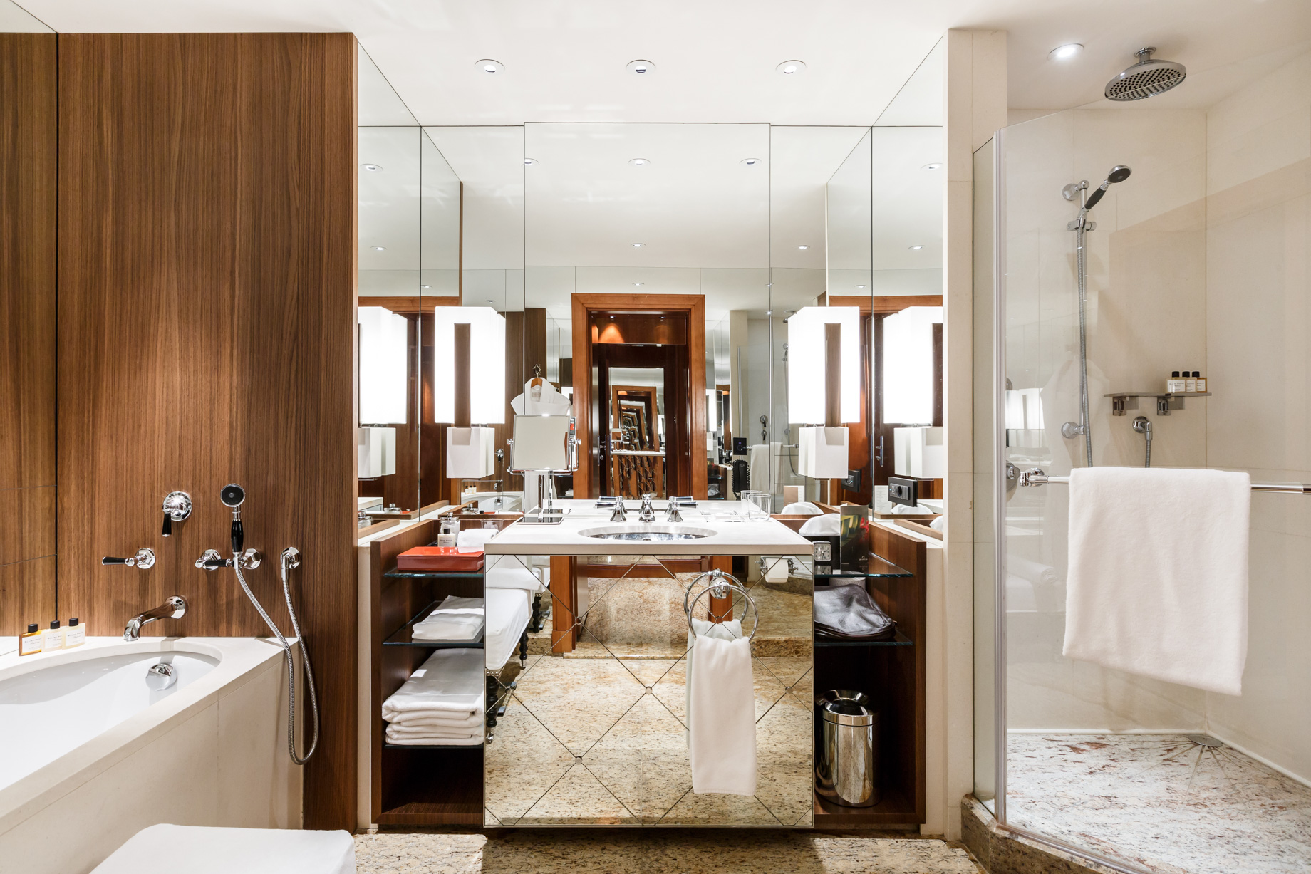 Ararat Park Hyatt Moscow Hotel - Moscow, Russia - Twin Bedroom Bathroom