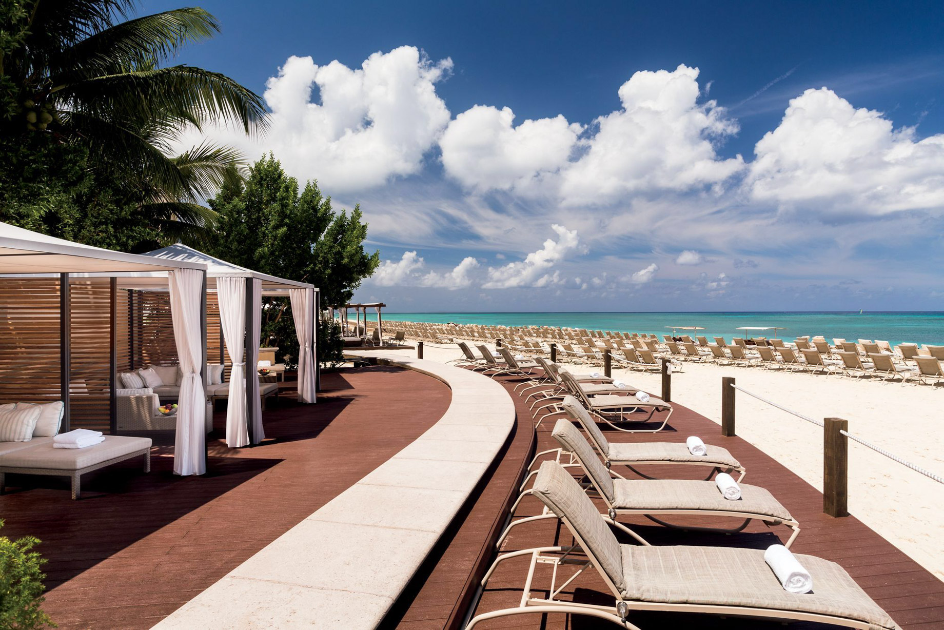 The Ritz-Carlton, Grand Cayman Resort – Seven Mile Beach, Cayman Islands – Beach Deck Lounge