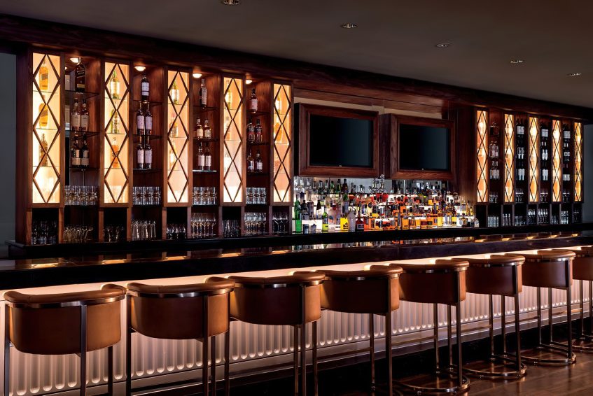 The Ritz-Carlton, Marina del Rey Hotel - Marina del Rey, CA, USA - Cast & Plow Restaurant Bar