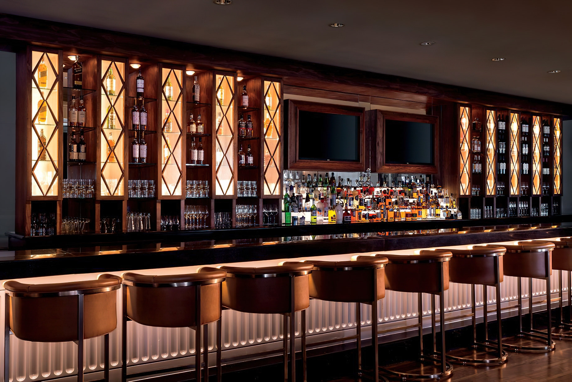The Ritz-Carlton, Marina del Rey Hotel – Marina del Rey, CA, USA – Cast & Plow Restaurant Bar
