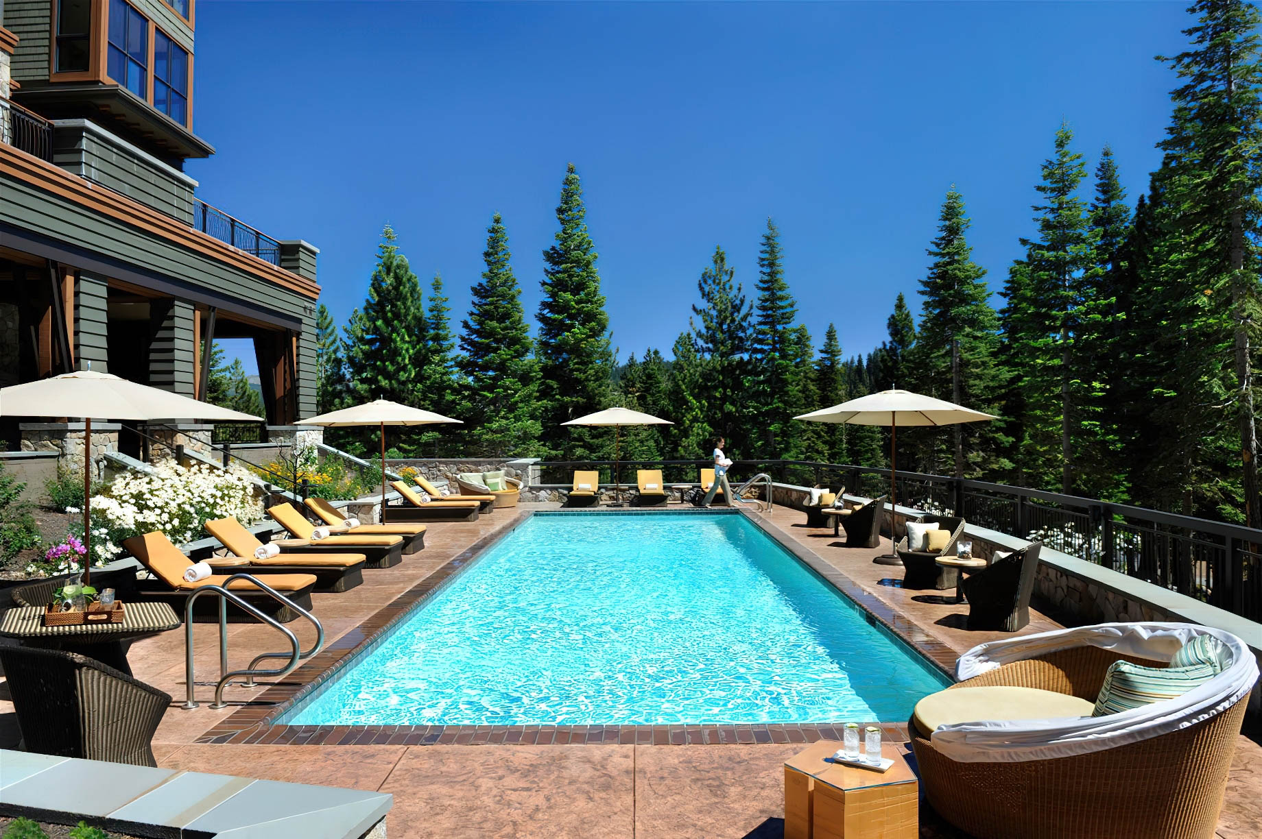The Ritz-Carlton, Lake Tahoe Resort - Truckee, CA, USA - Outdoor Pool Deck