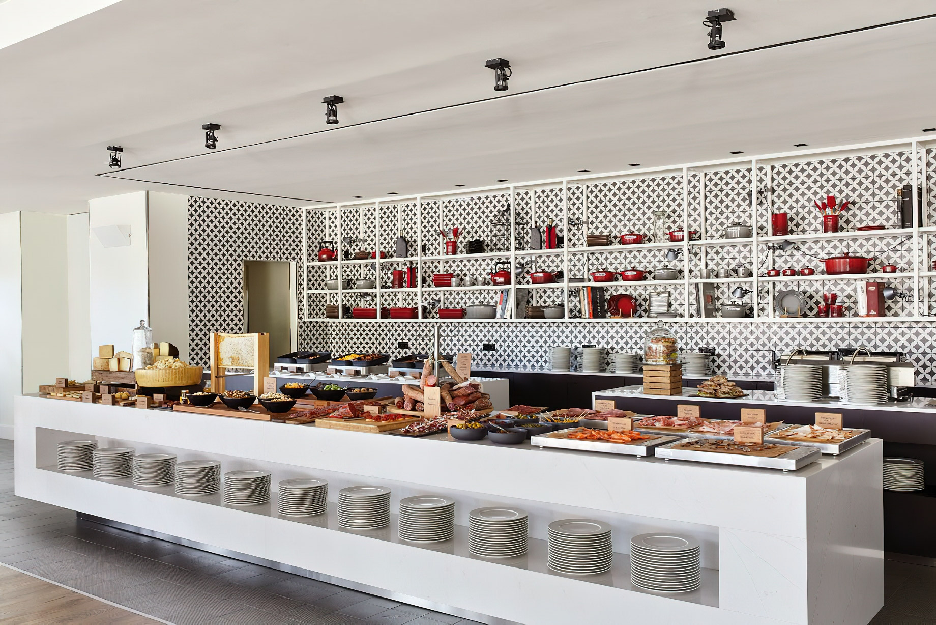 Hotel Arts Barcelona Ritz-Carlton - Barcelona, Spain - Lokal Restaurant Food Station